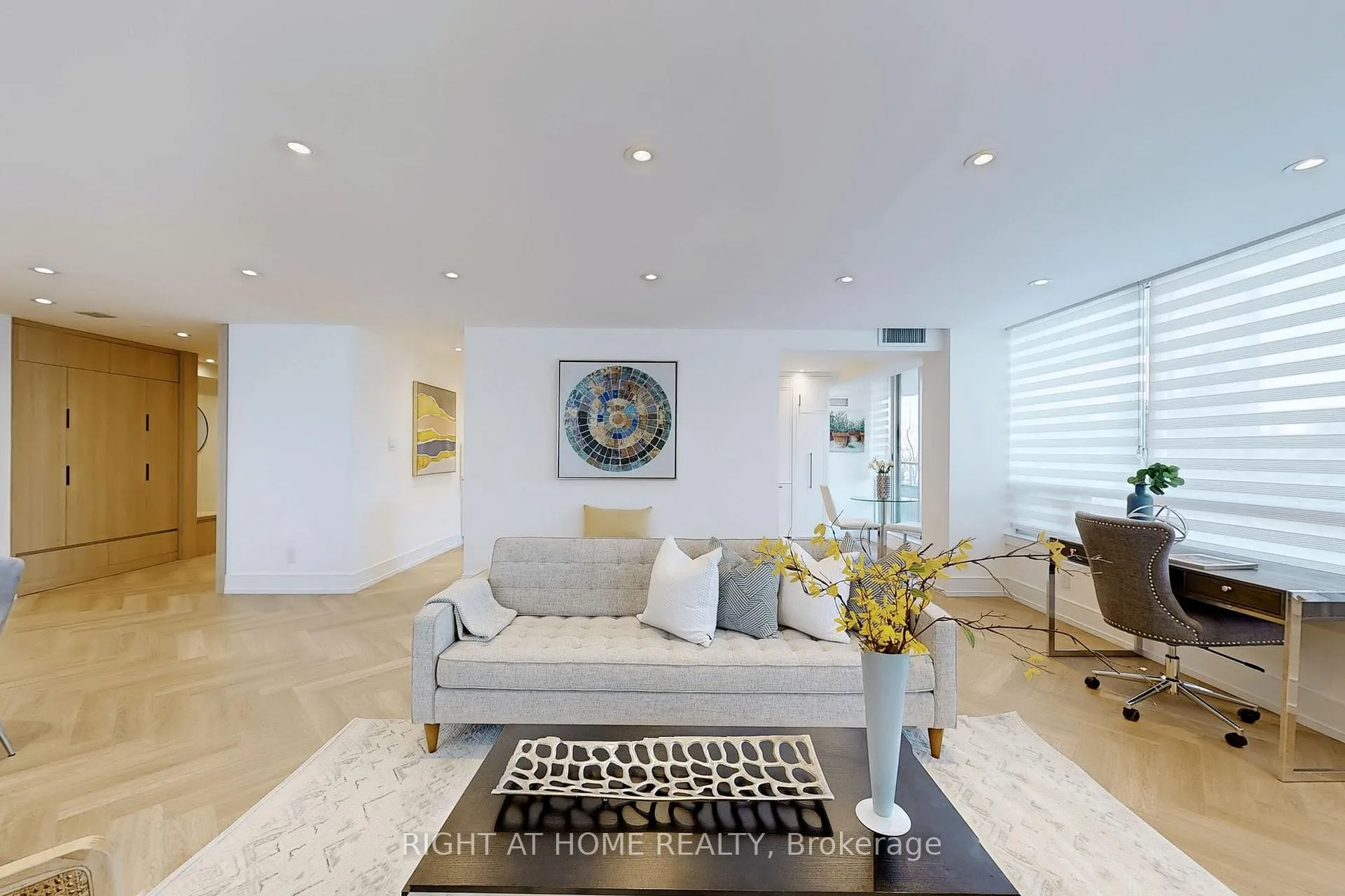 Photo 9 of Unit 310, 120 Promenade Circle, Vaughan, Brownridge — HOMEH