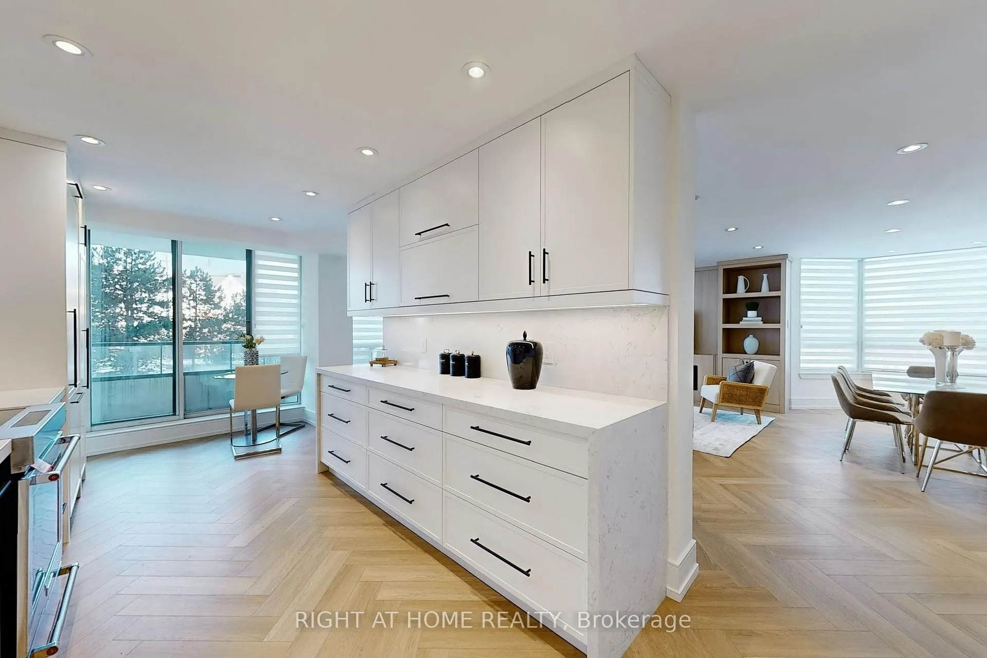 Photo 17 of Unit 310, 120 Promenade Circle, Vaughan, Brownridge — HOMEH