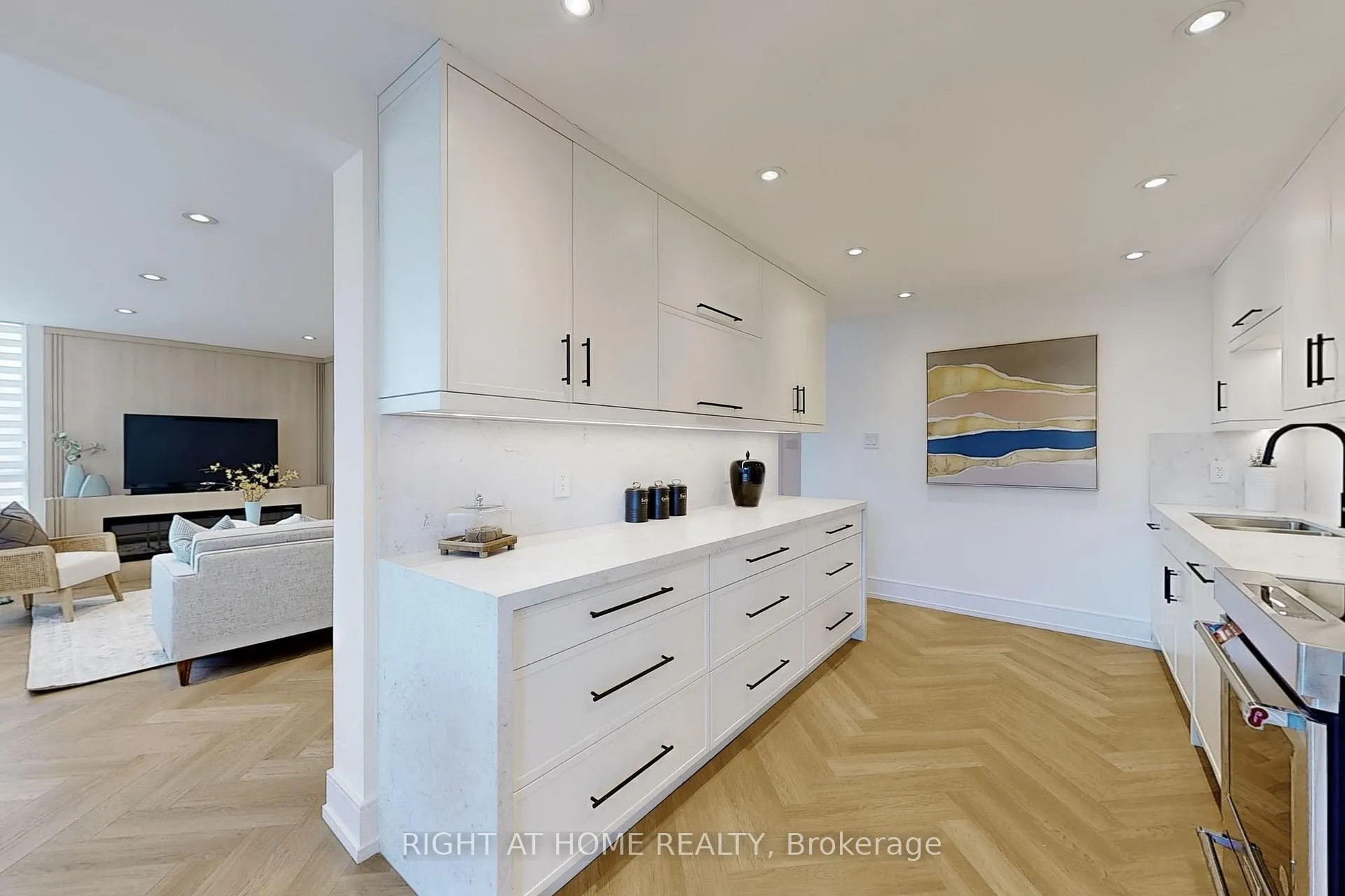 Photo 18 of Unit 310, 120 Promenade Circle, Vaughan, Brownridge — HOMEH