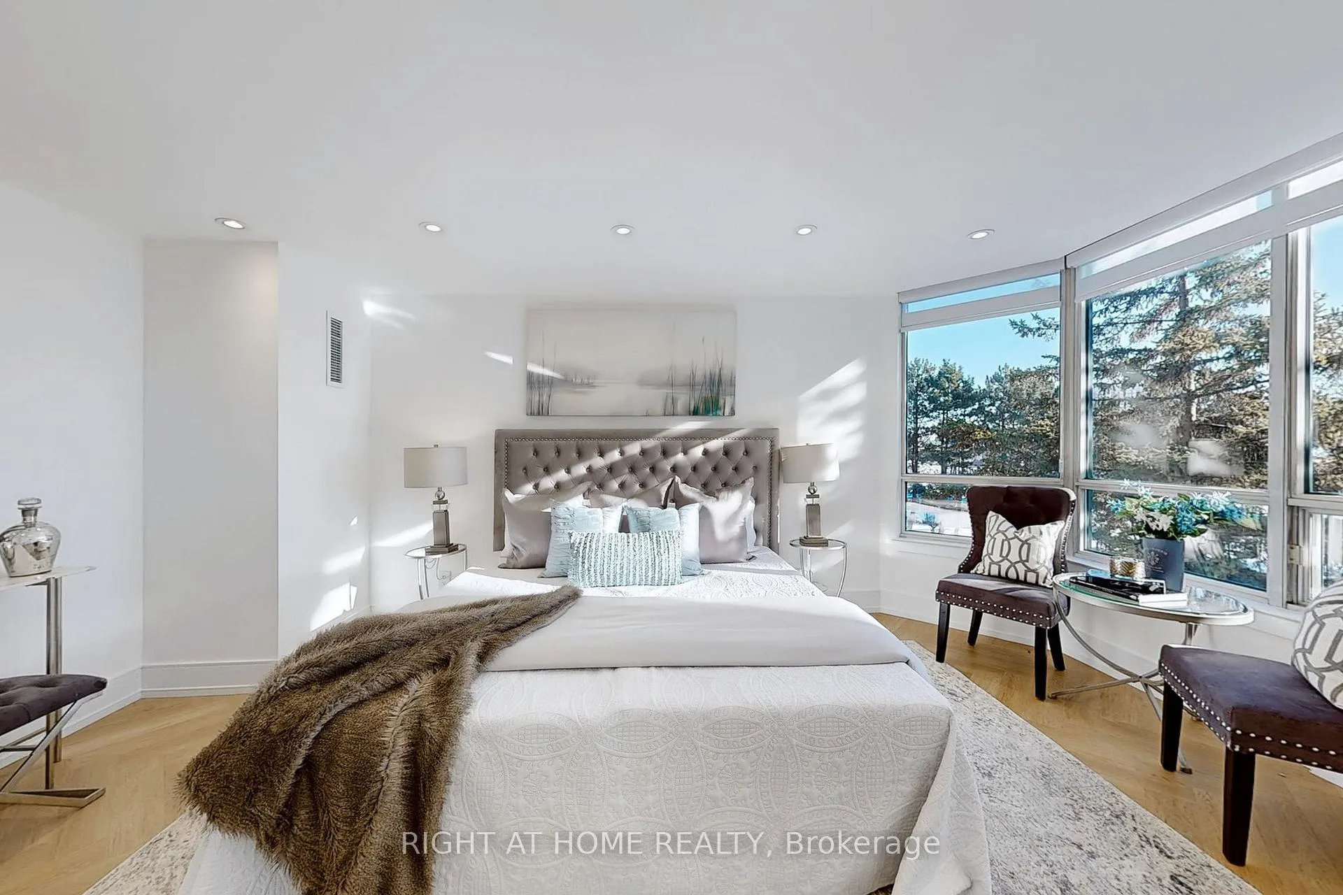 Photo 21 of Unit 310, 120 Promenade Circle, Vaughan, Brownridge — HOMEH