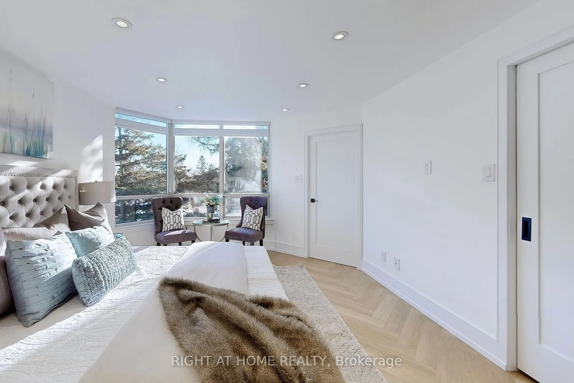 Photo 23 of Unit 310, 120 Promenade Circle, Vaughan, Brownridge — HOMEH