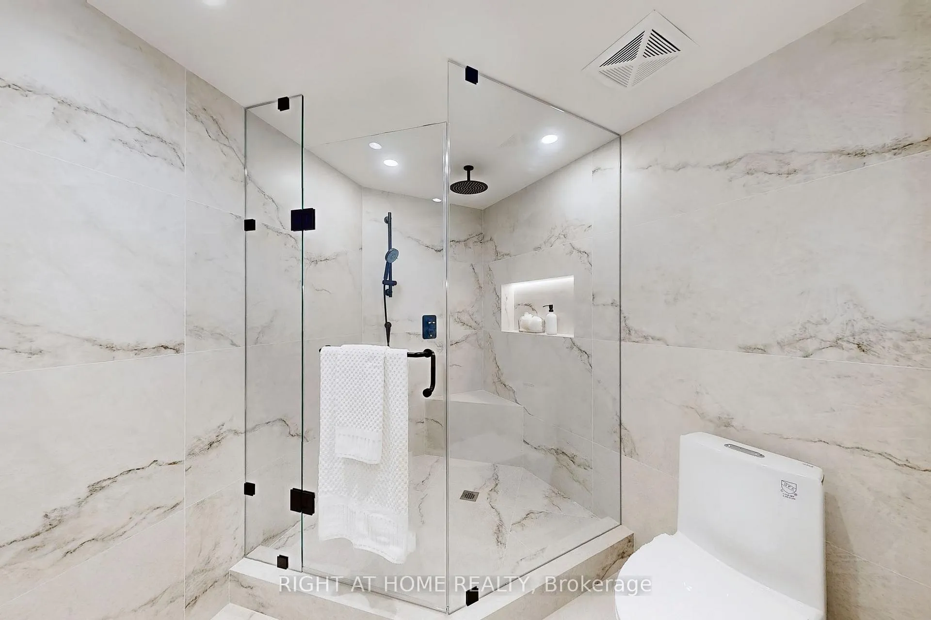 Photo 26 of Unit 310, 120 Promenade Circle, Vaughan, Brownridge — HOMEH