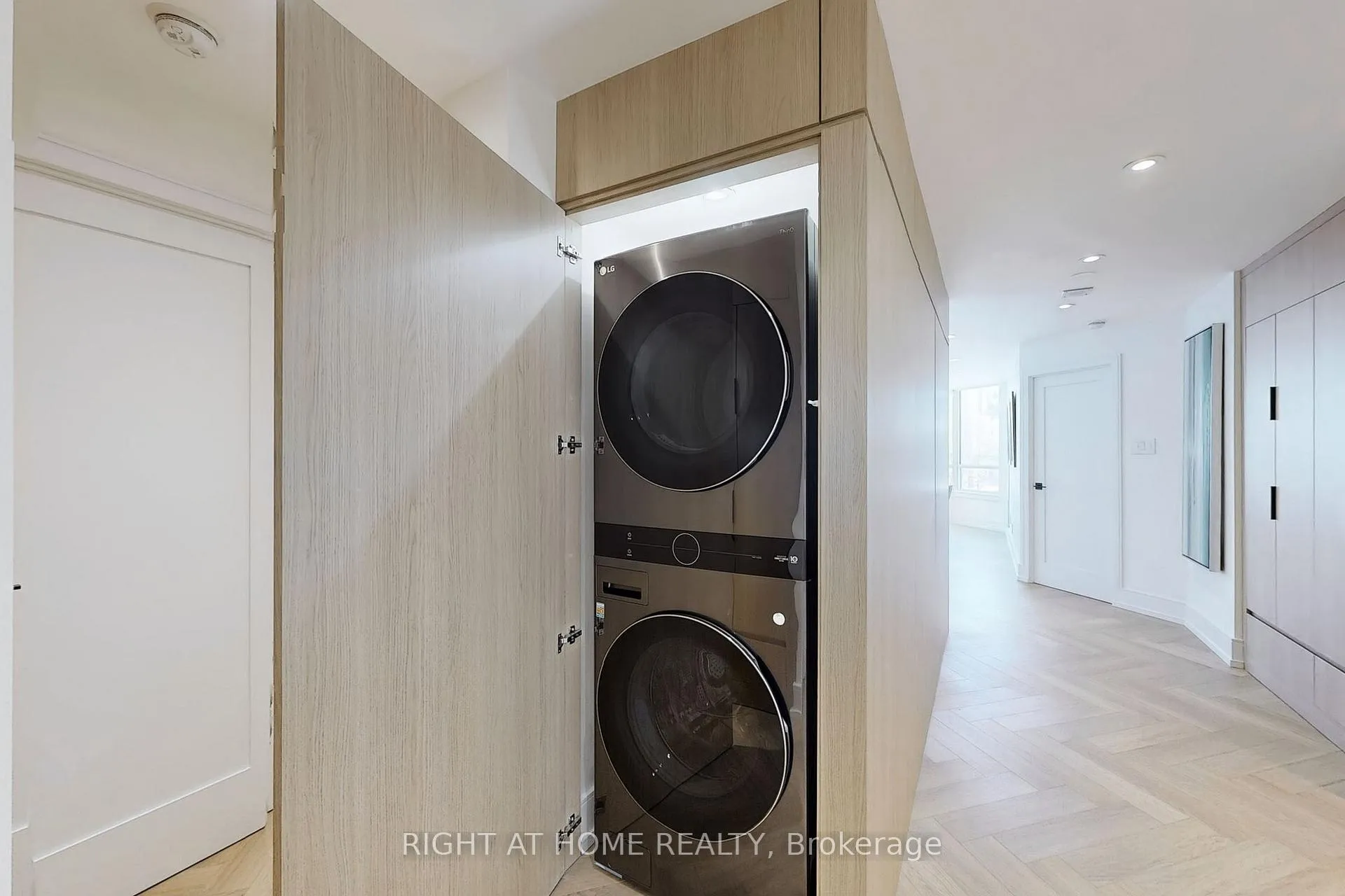 Photo 32 of Unit 310, 120 Promenade Circle, Vaughan, Brownridge — HOMEH