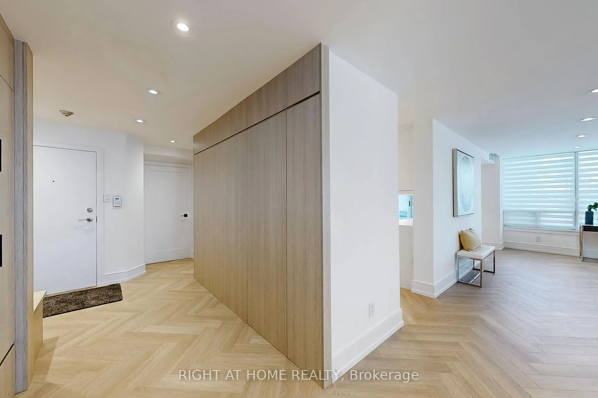 Photo 34 of Unit 310, 120 Promenade Circle, Vaughan, Brownridge — HOMEH
