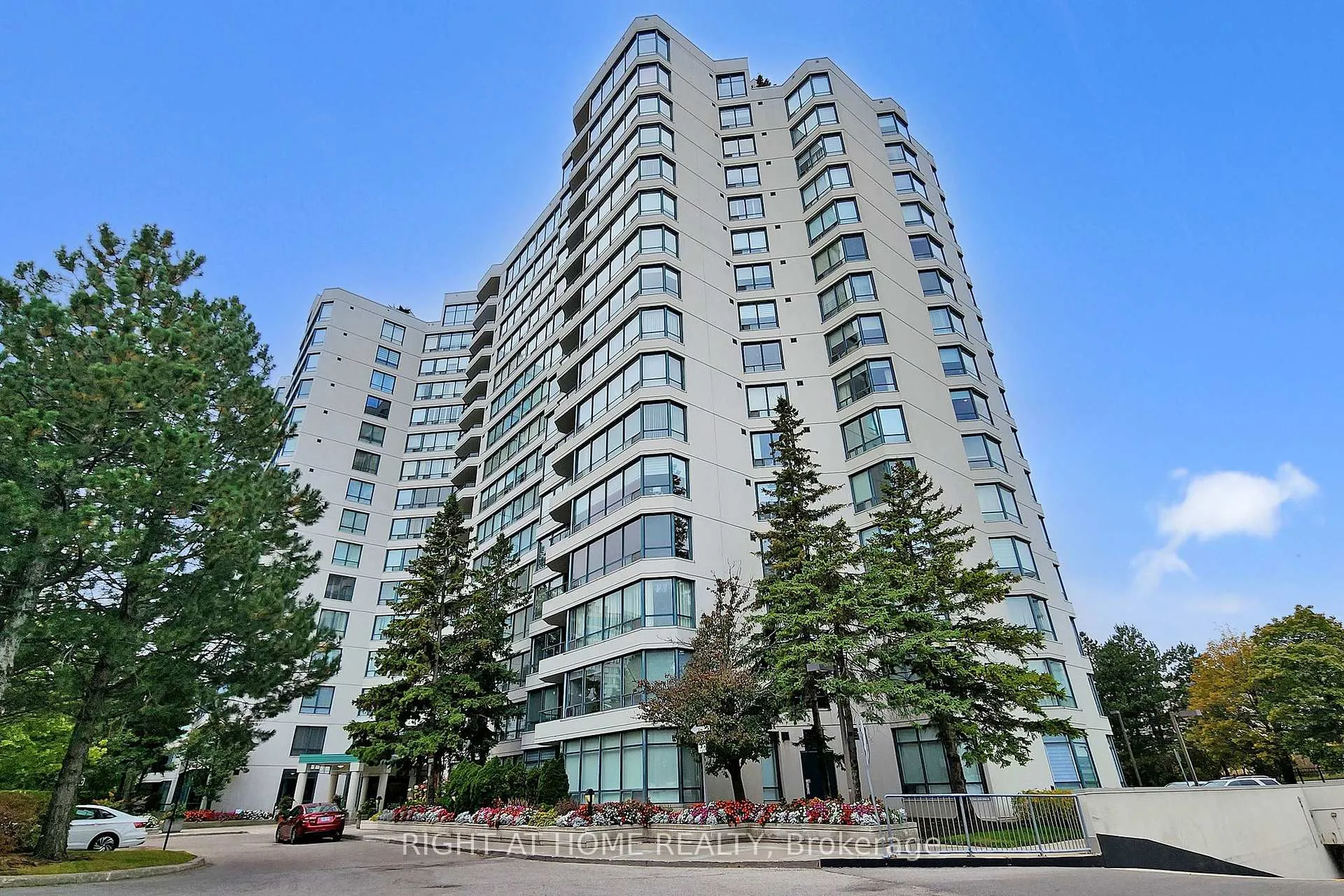 Photo 36 of Unit 310, 120 Promenade Circle, Vaughan, Brownridge — HOMEH