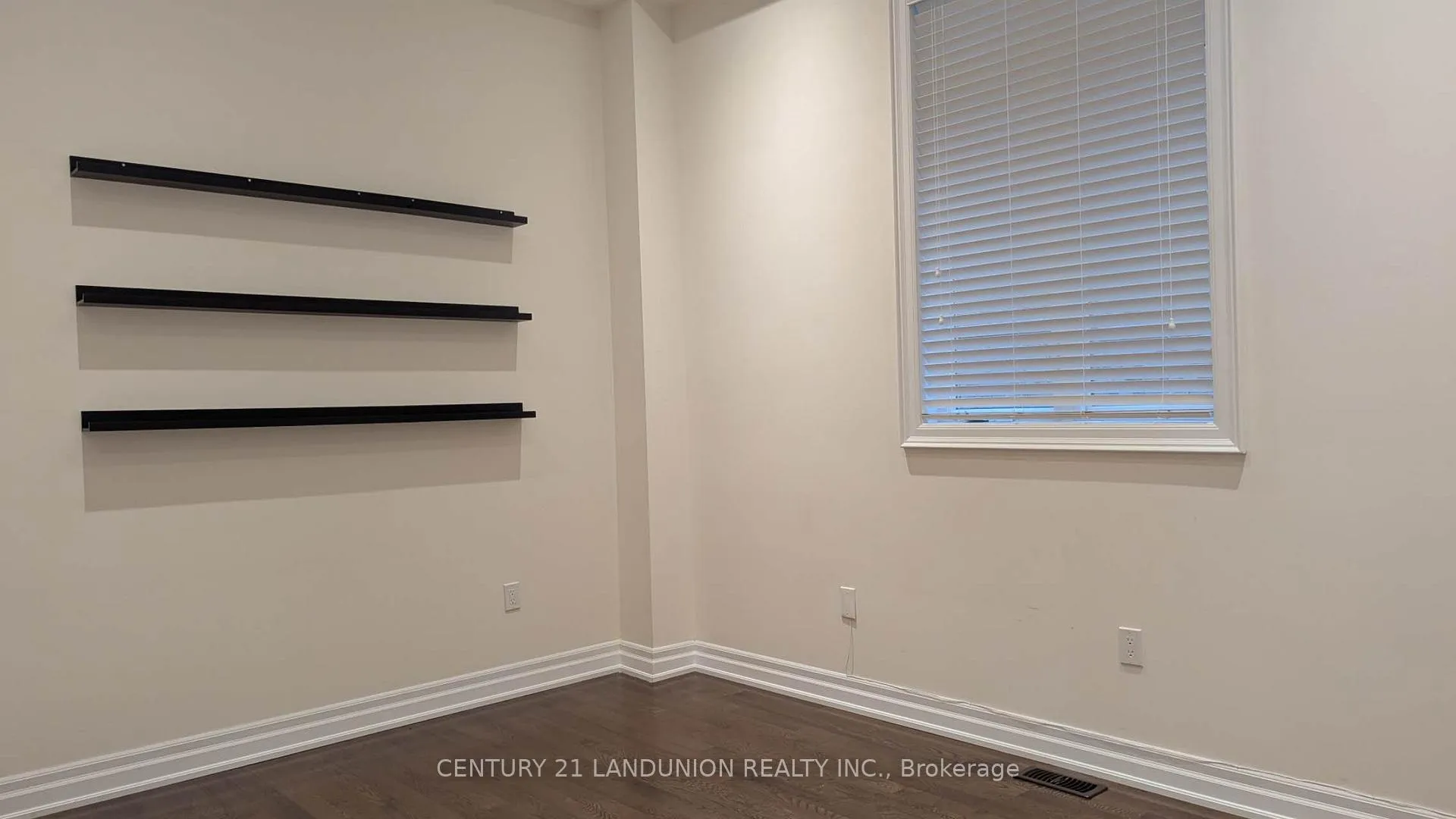 Photo 3 of 86 Hamster Crescent, Aurora, Bayview Northeast — HOMEH