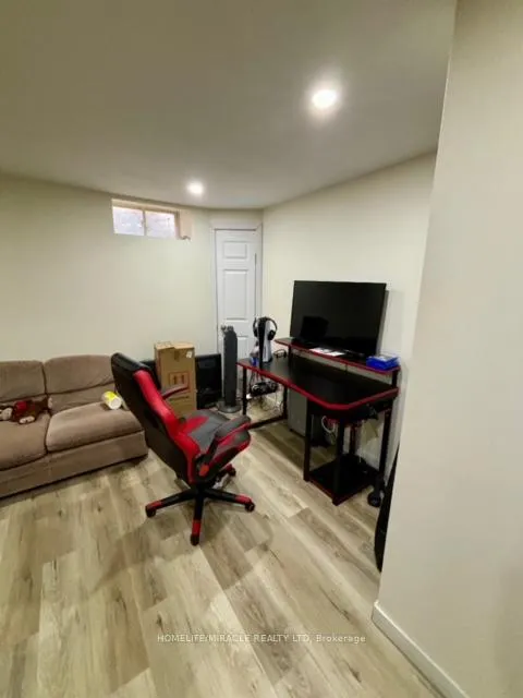 Photo 21 of Unit 6, 430 Pioneer Drive, Kitchener — HOMEH