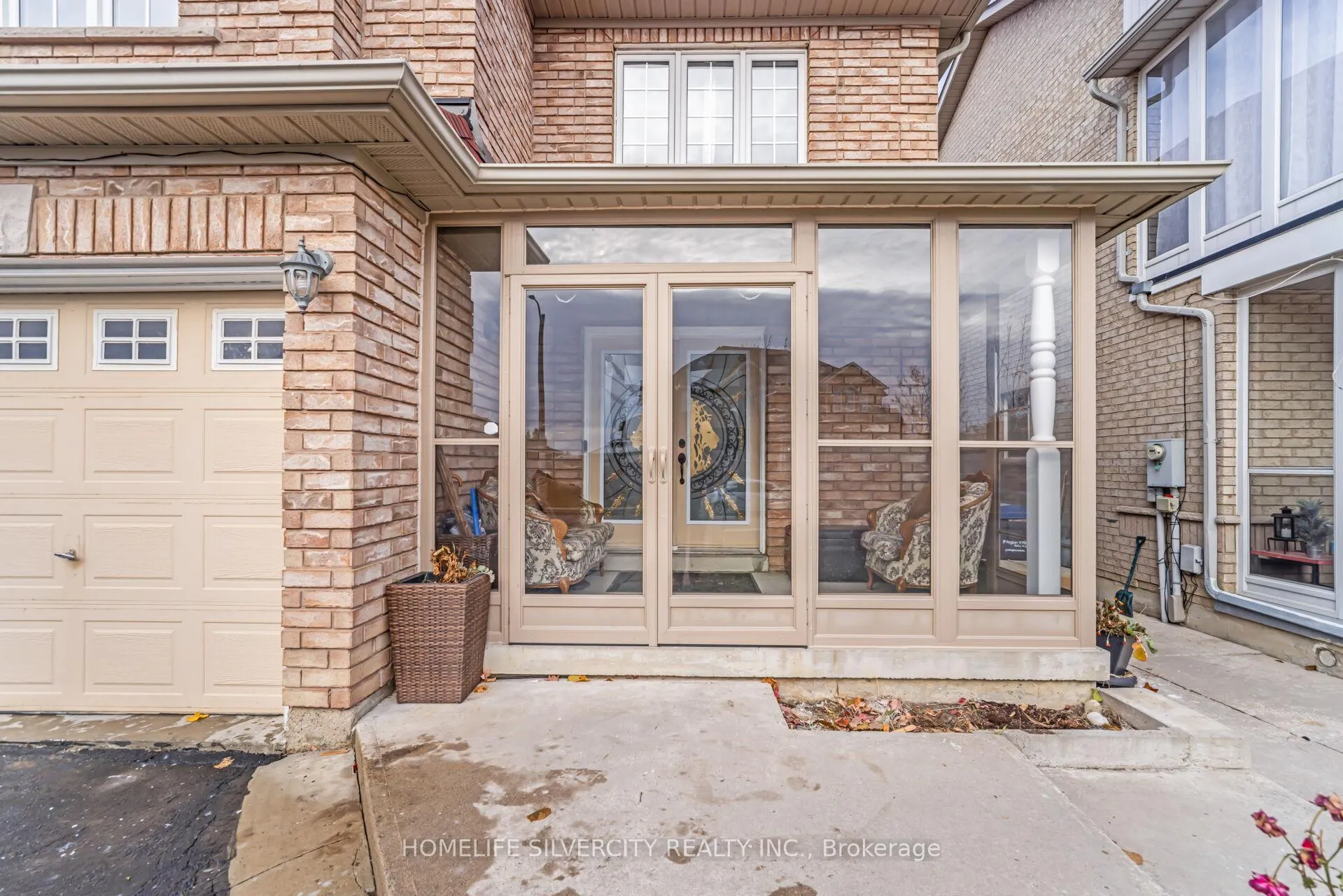 Photo 2 of 42 Avalanche Crescent, Brampton, Bram East — HOMEH