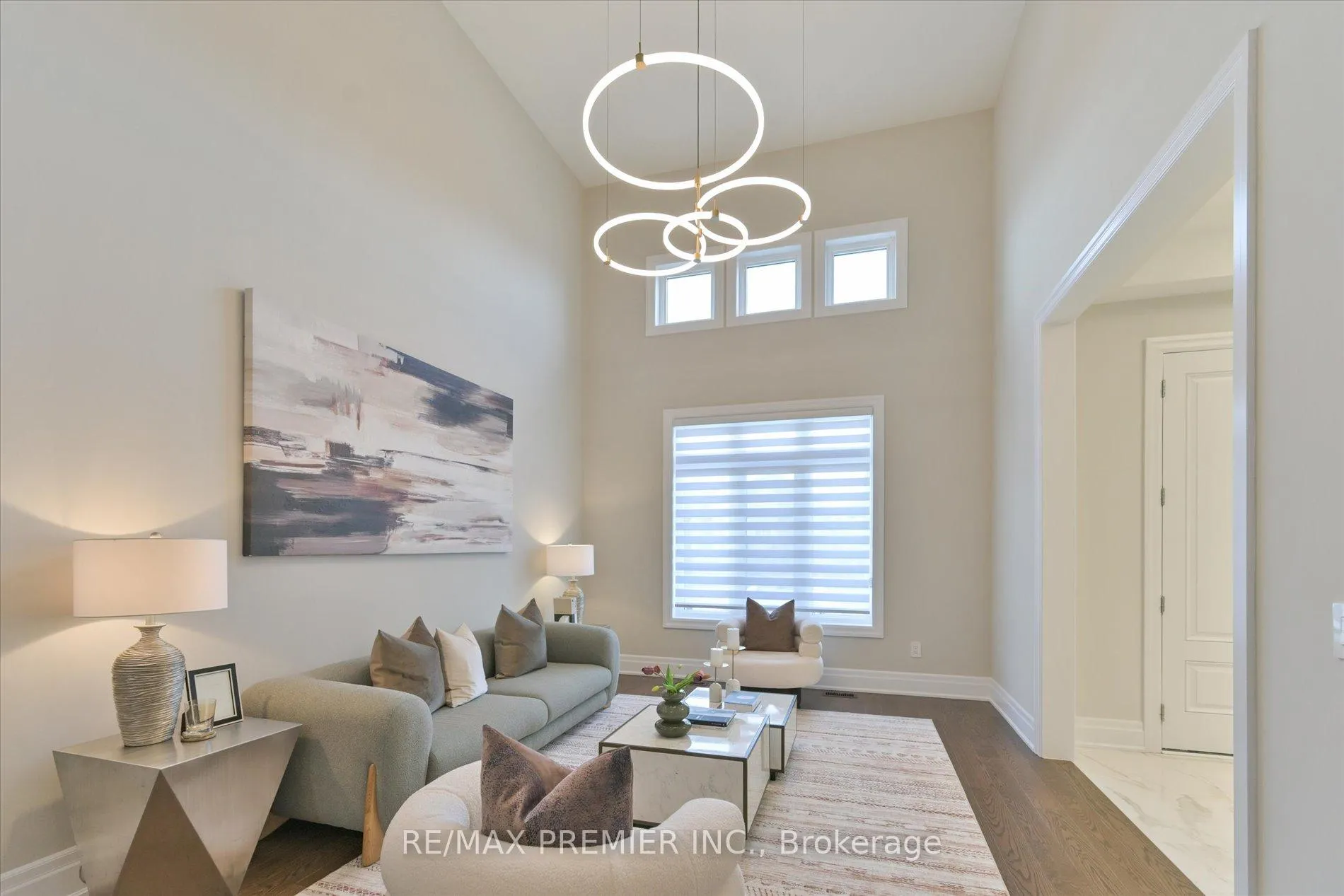 Photo 5 of 94 Sunny Acre Crescent, King, King City — HOMEH