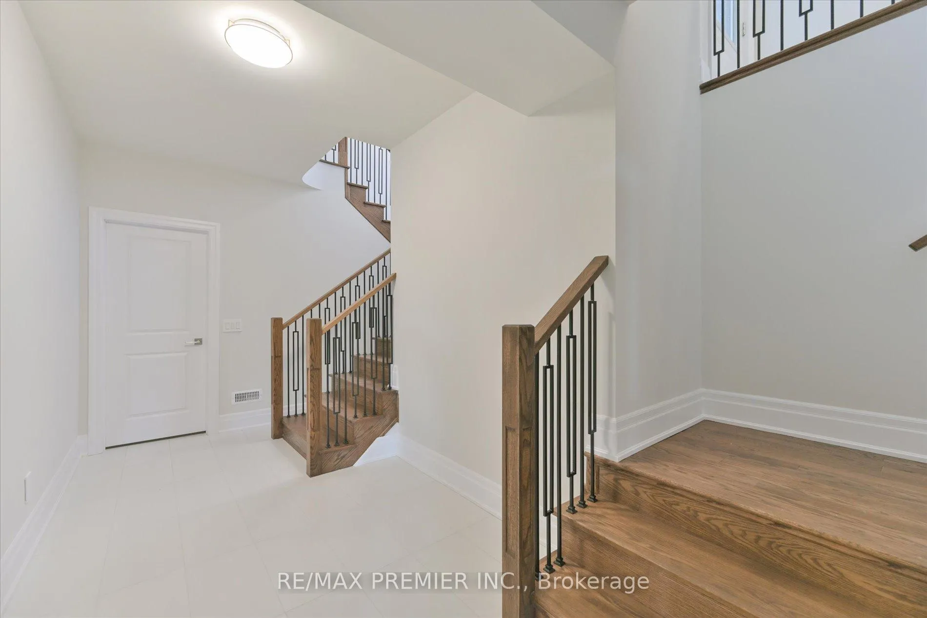 Photo 36 of 94 Sunny Acre Crescent, King, King City — HOMEH