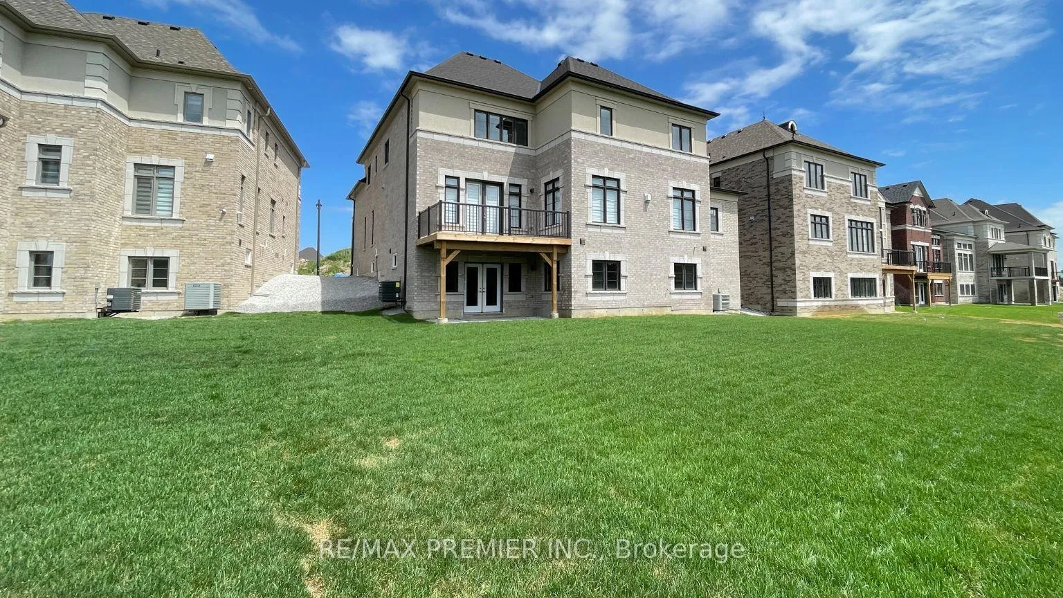 Photo 38 of 94 Sunny Acre Crescent, King, King City — HOMEH
