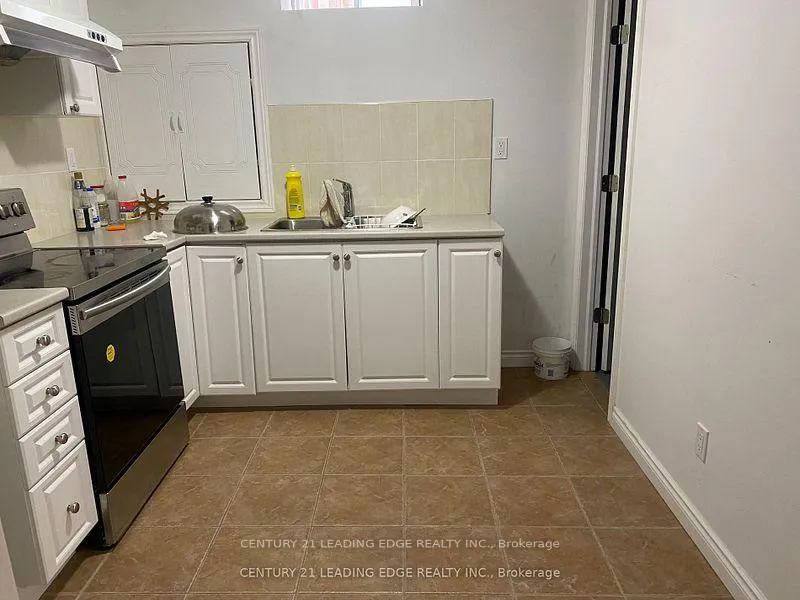 Photo 6 of Unit Bsmt, 31 Jordana Drive, Markham, Middlefield — HOMEH