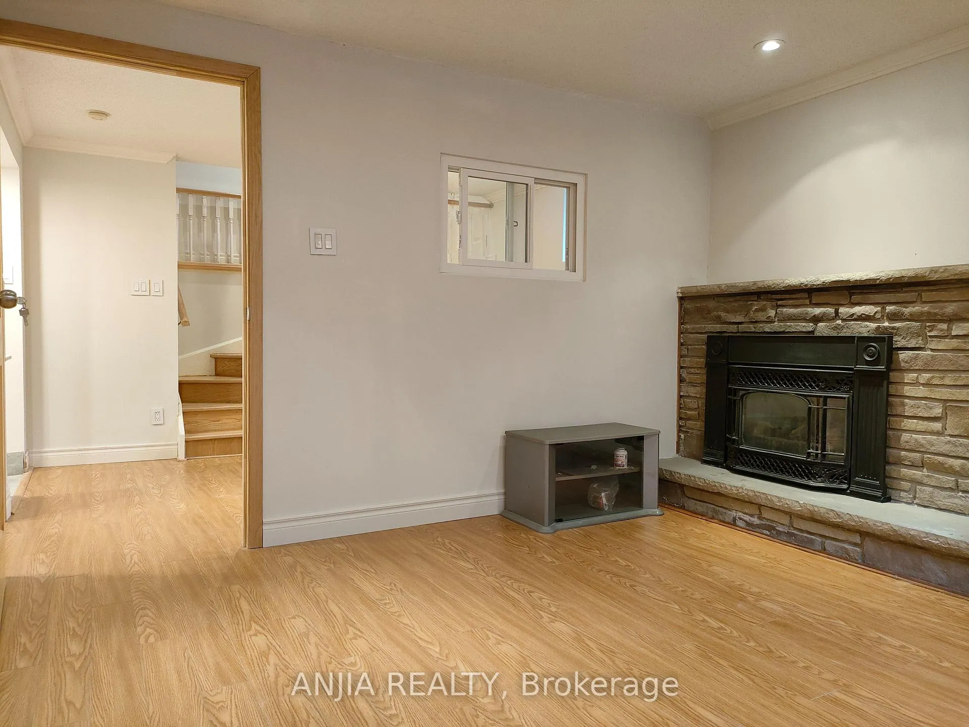 Photo 5 of Unit Basement, 4 Southdale Drive, Markham, Bullock — HOMEH