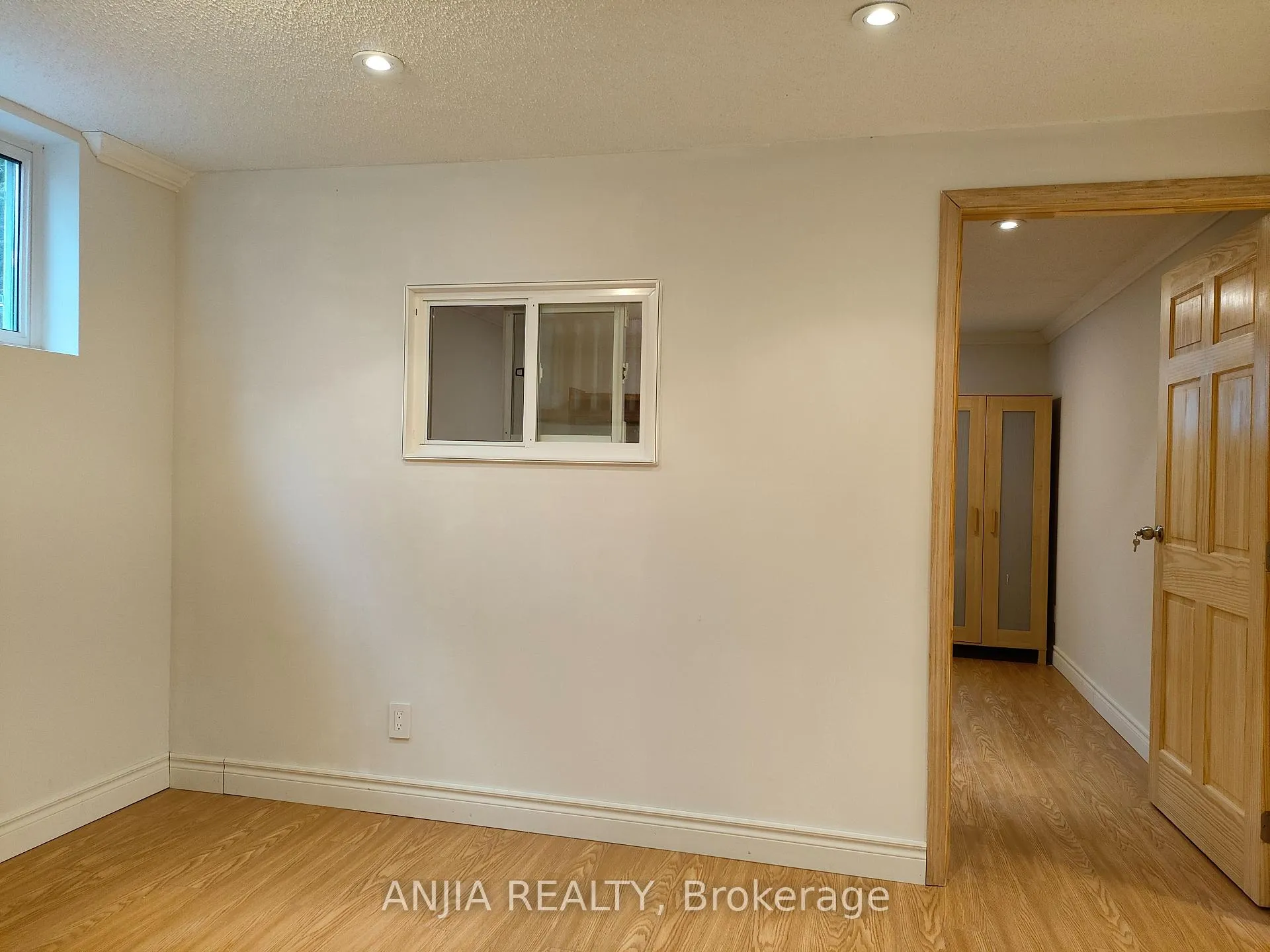Photo 8 of Unit Basement, 4 Southdale Drive, Markham, Bullock — HOMEH