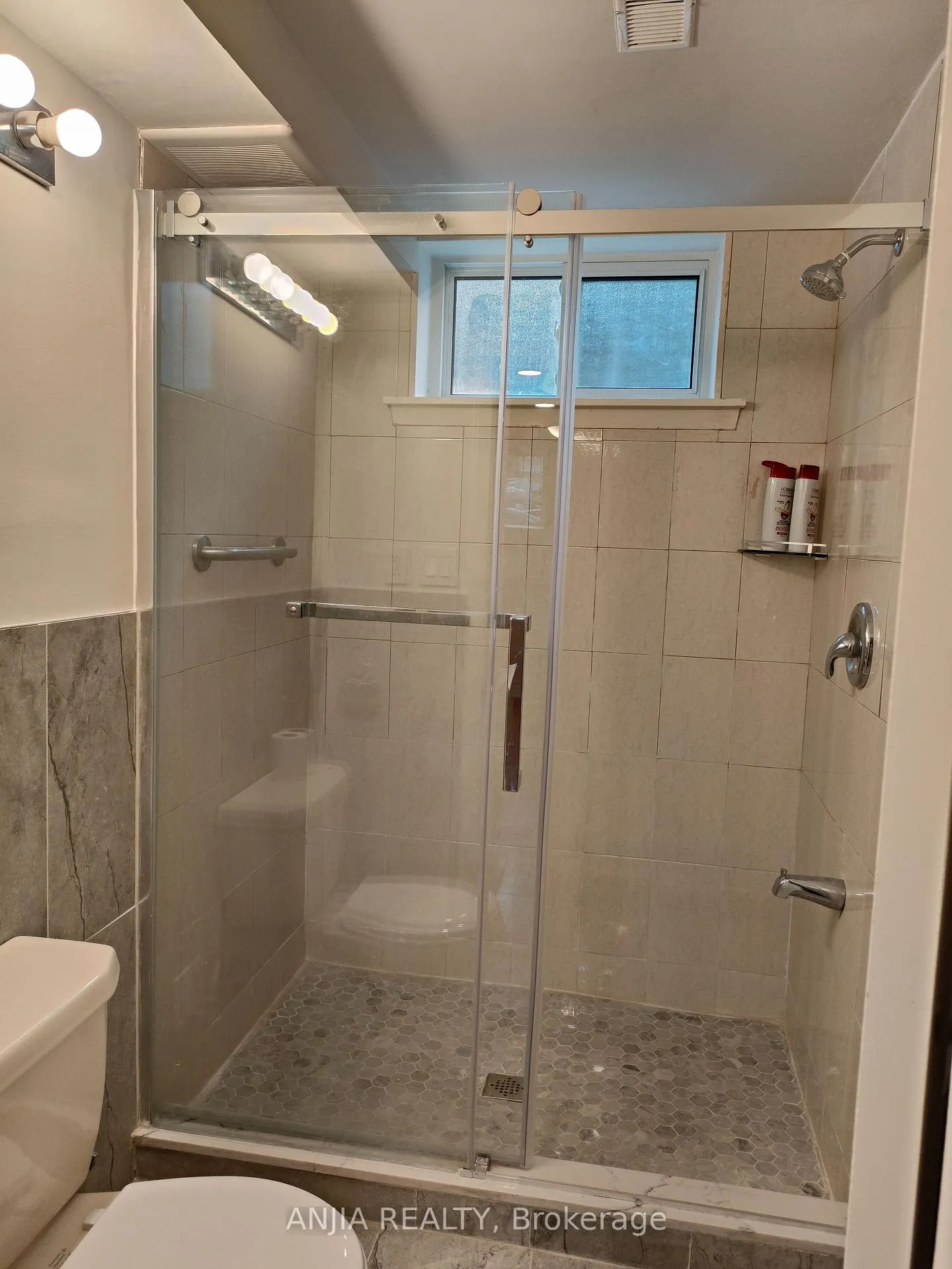 Photo 15 of Unit Basement, 4 Southdale Drive, Markham, Bullock — HOMEH