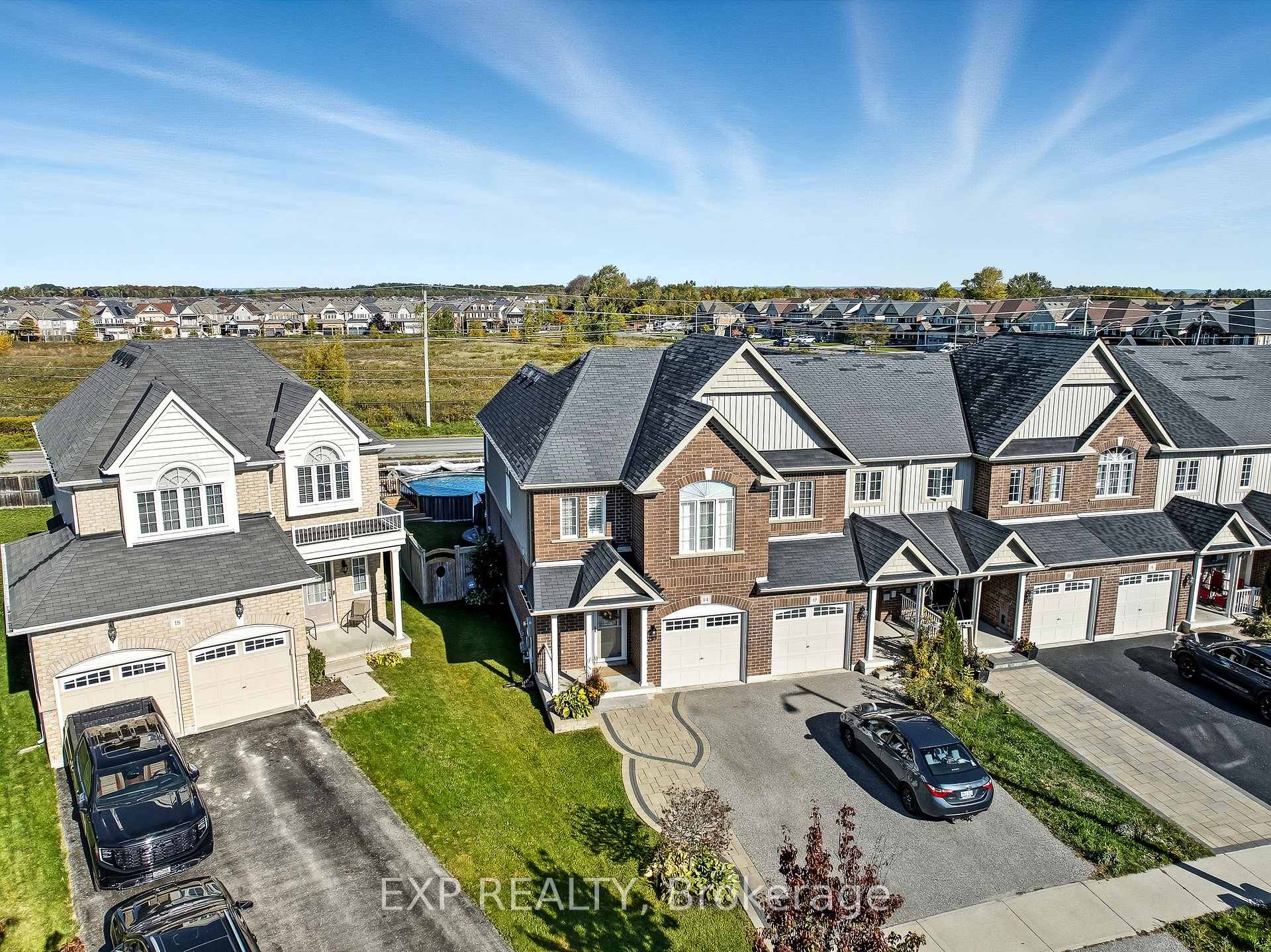 Photo 3 of 14 Westover Drive, Clarington, Bowmanville — HOMEH