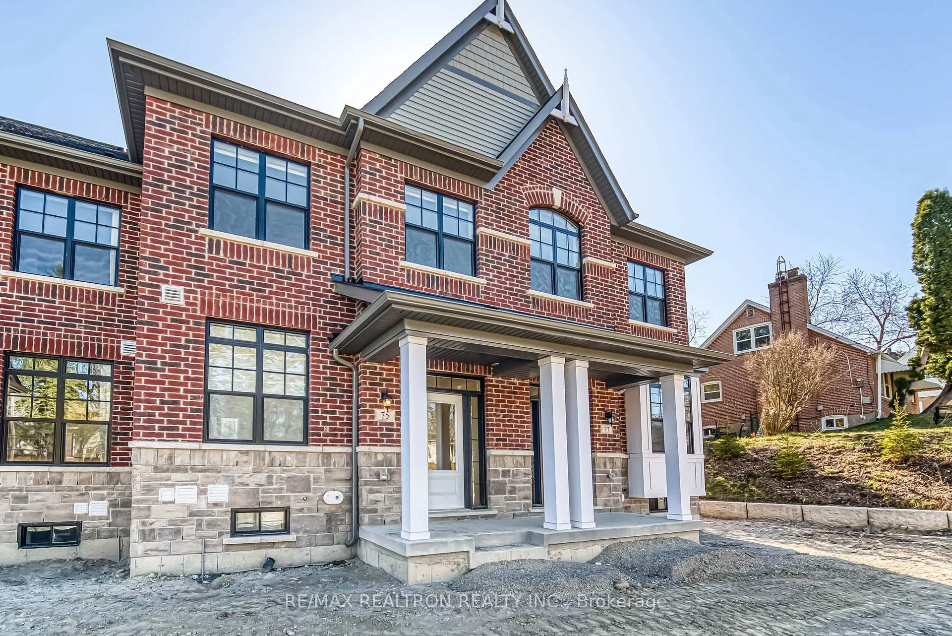 Photo 3 of 75 Main Street S, Markham, Vinegar Hill — HOMEH