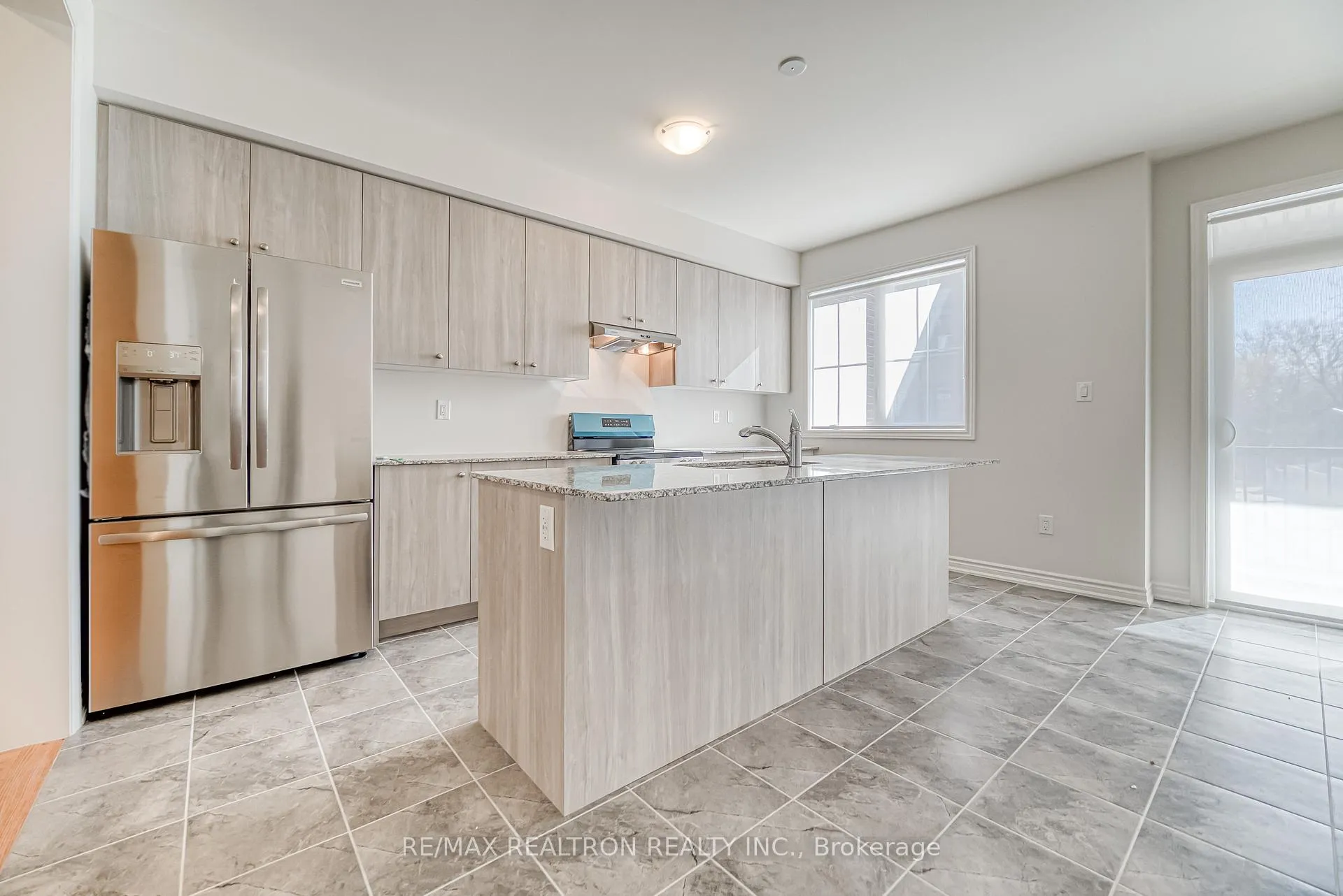 Photo 11 of 75 Main Street S, Markham, Vinegar Hill — HOMEH