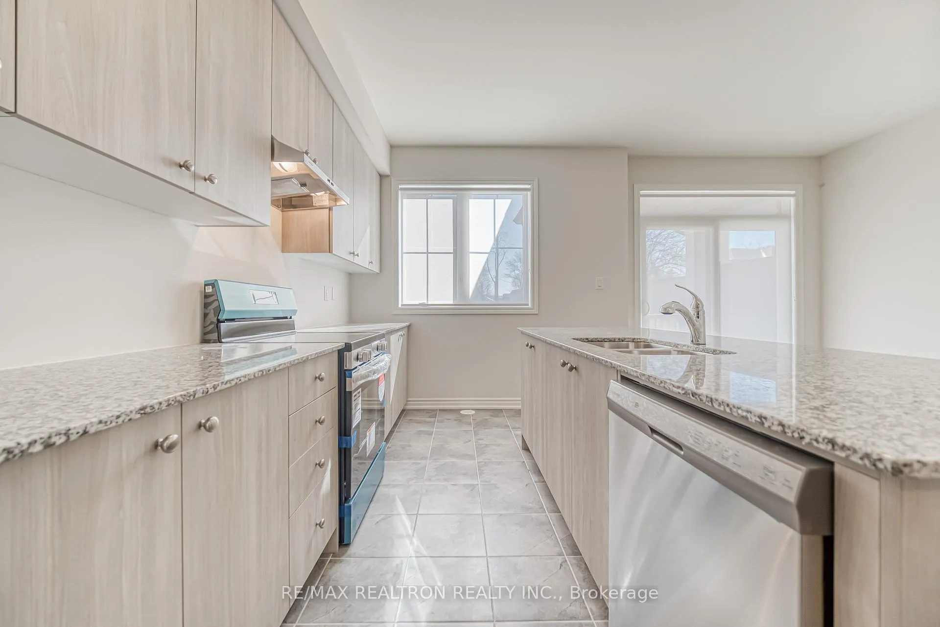 Photo 12 of 75 Main Street S, Markham, Vinegar Hill — HOMEH