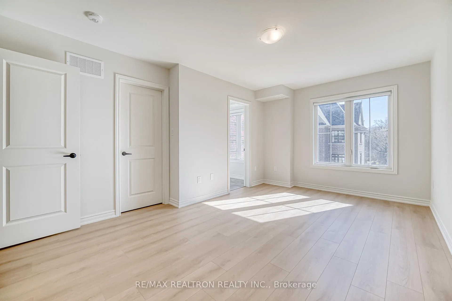Photo 22 of 75 Main Street S, Markham, Vinegar Hill — HOMEH