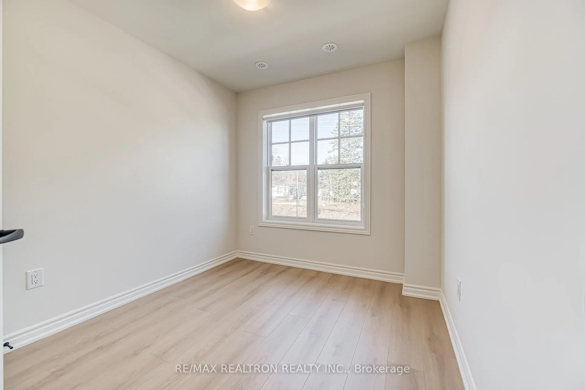 Photo 26 of 75 Main Street S, Markham, Vinegar Hill — HOMEH