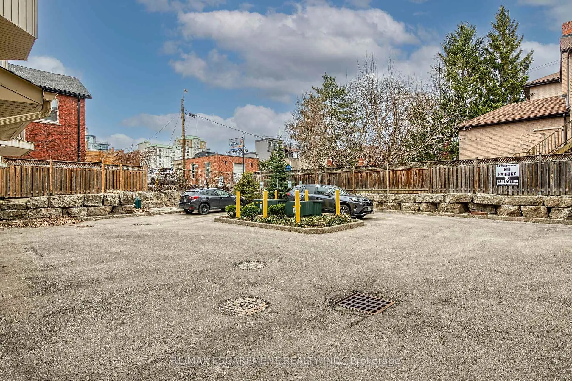 Photo 7 of 87 Young Street, Hamilton, Corktown — HOMEH
