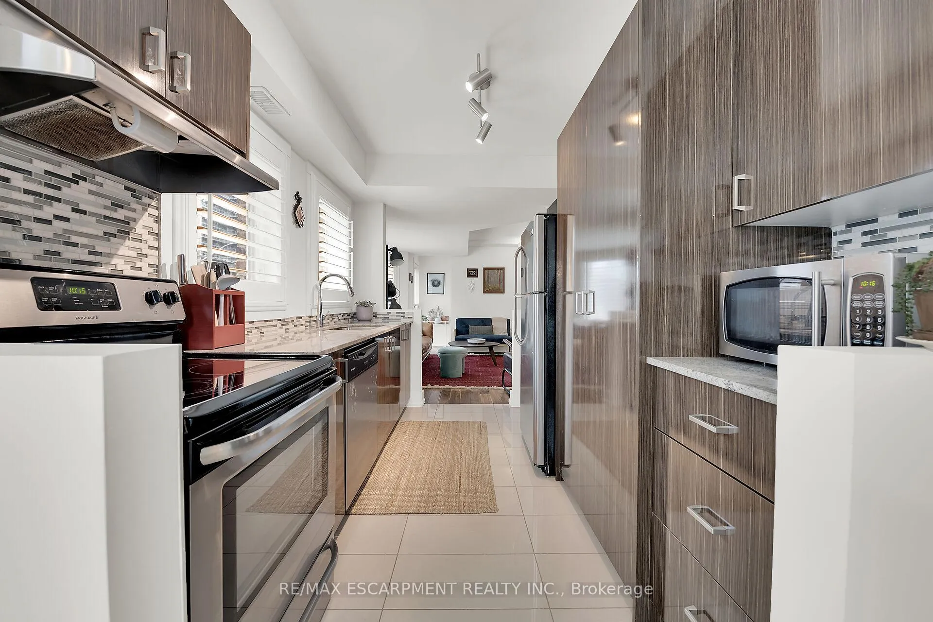 Photo 11 of 87 Young Street, Hamilton, Corktown — HOMEH