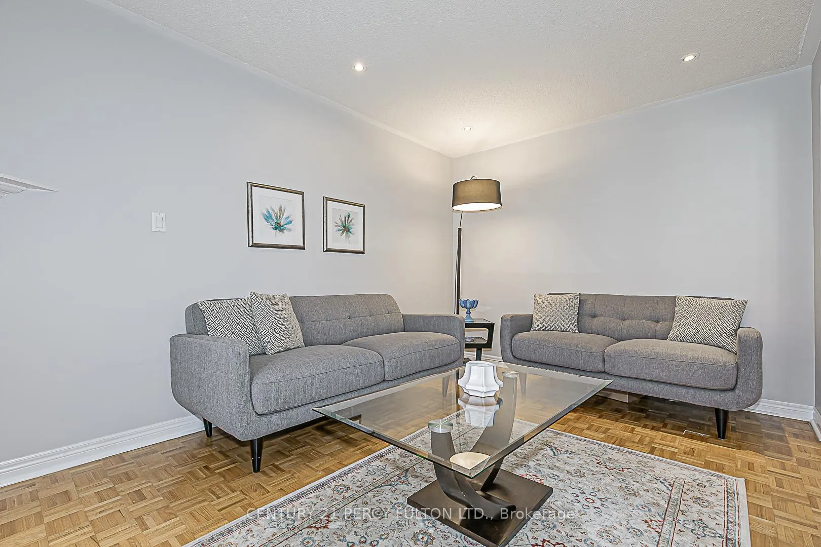 Photo 8 of 151 Rosanna Crescent, Vaughan, Maple — HOMEH