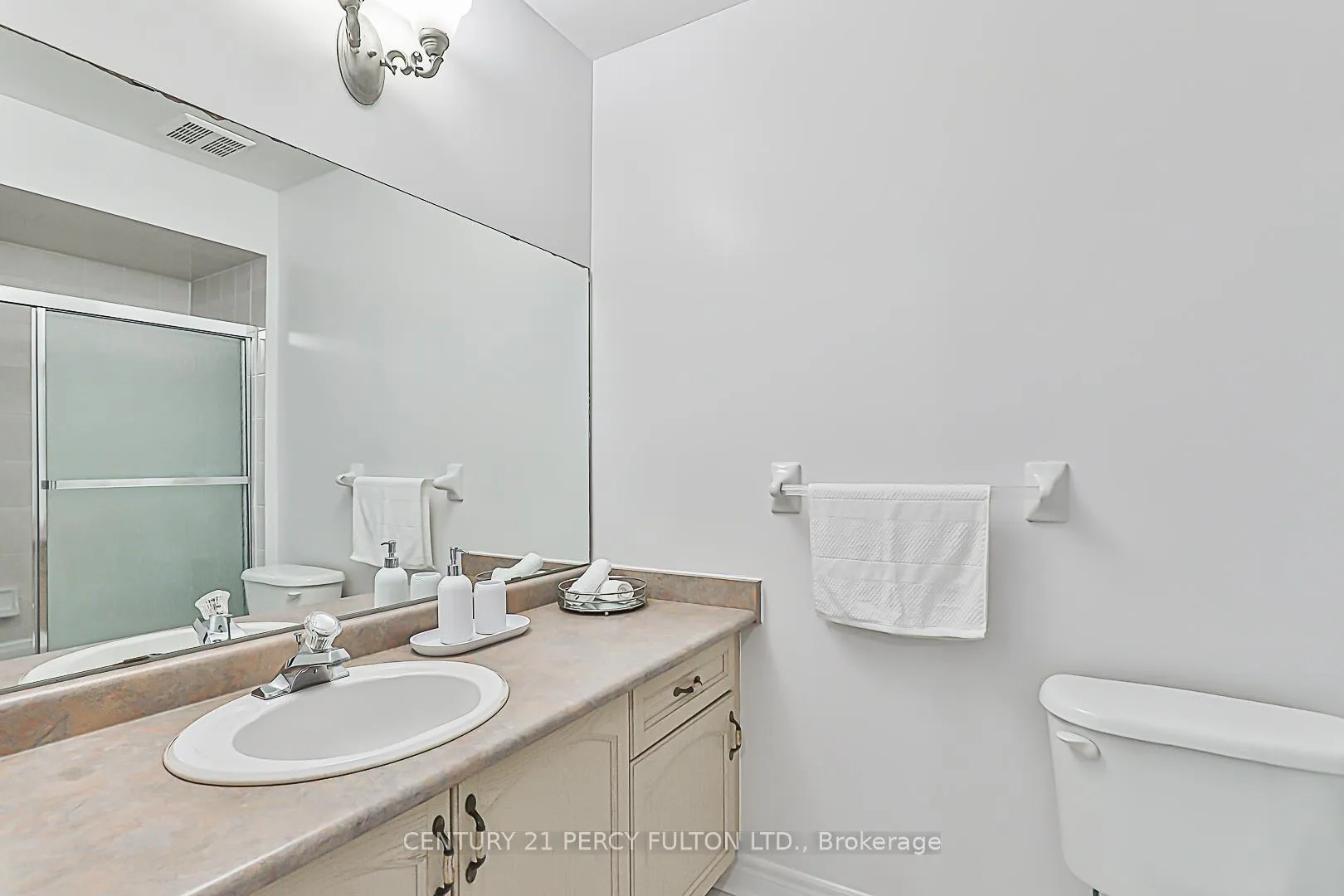 Photo 23 of 151 Rosanna Crescent, Vaughan, Maple — HOMEH