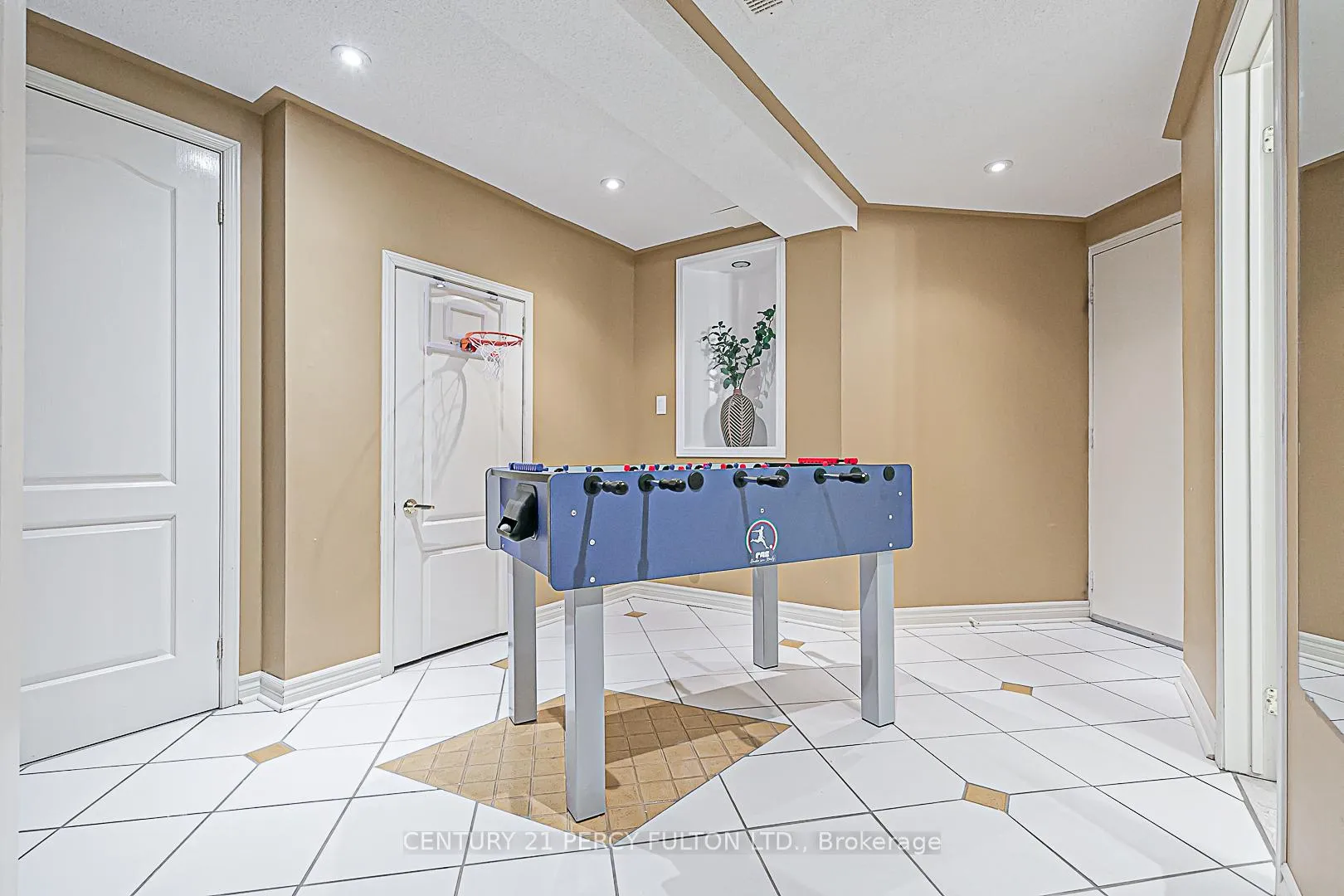 Photo 24 of 151 Rosanna Crescent, Vaughan, Maple — HOMEH