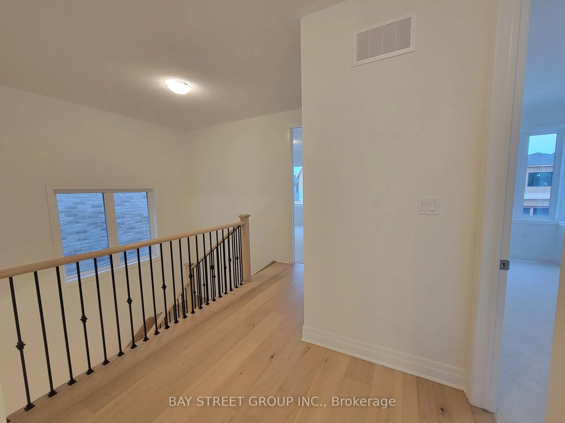 Photo 21 of Unit Upper, 1903 Narcissus Gardens, Pickering, Rural Pickering — HOMEH