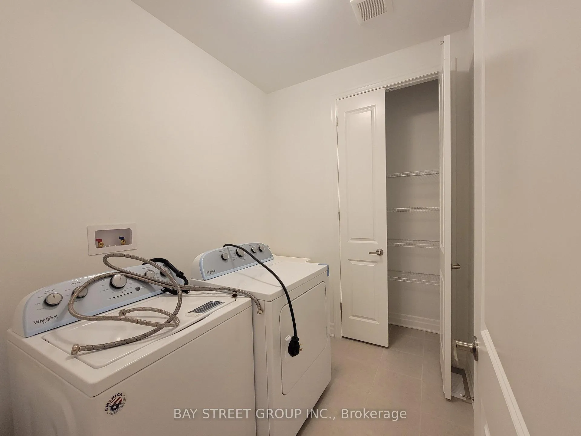 Photo 25 of Unit Upper, 1903 Narcissus Gardens, Pickering, Rural Pickering — HOMEH