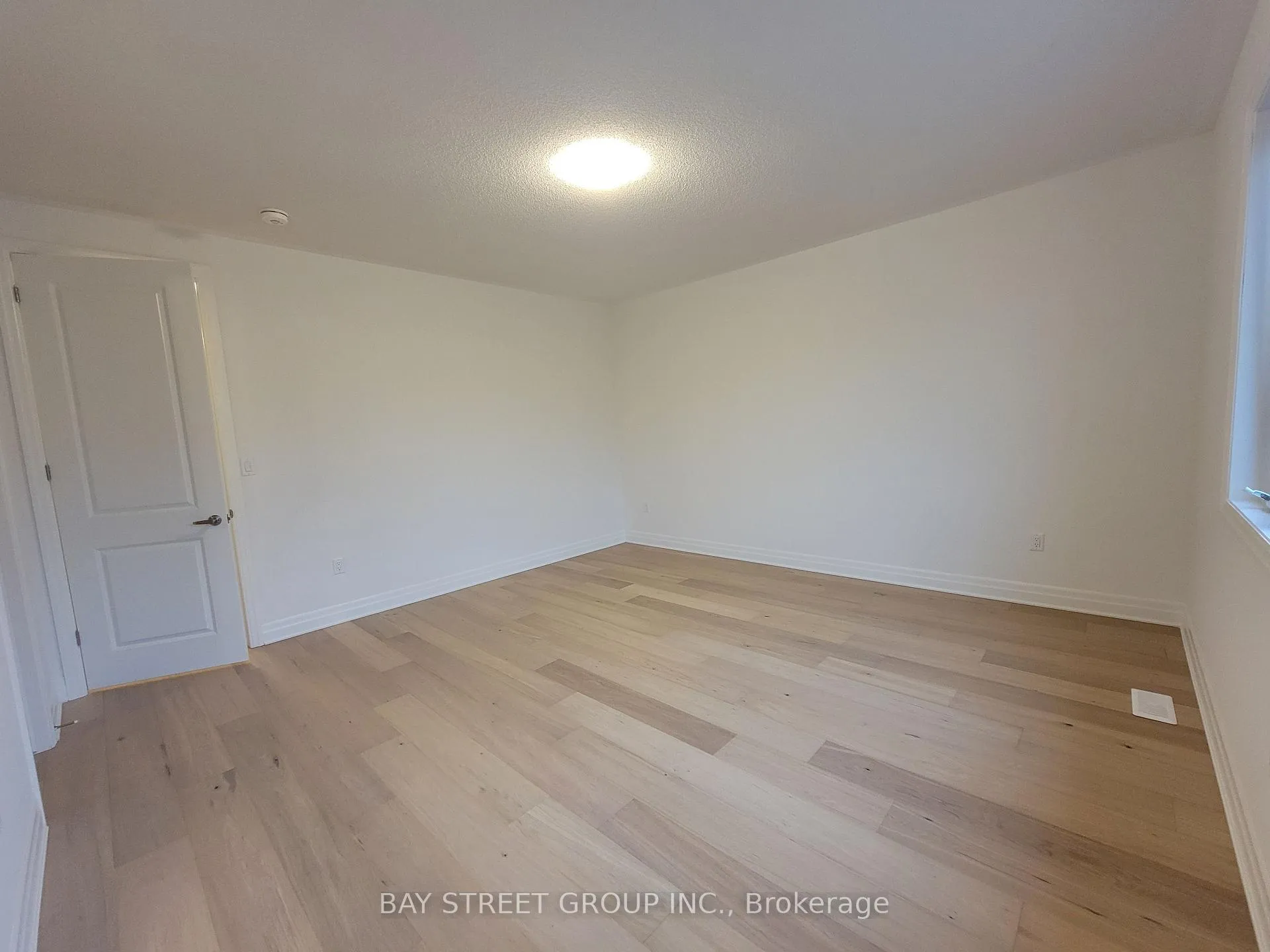 Photo 30 of Unit Upper, 1903 Narcissus Gardens, Pickering, Rural Pickering — HOMEH