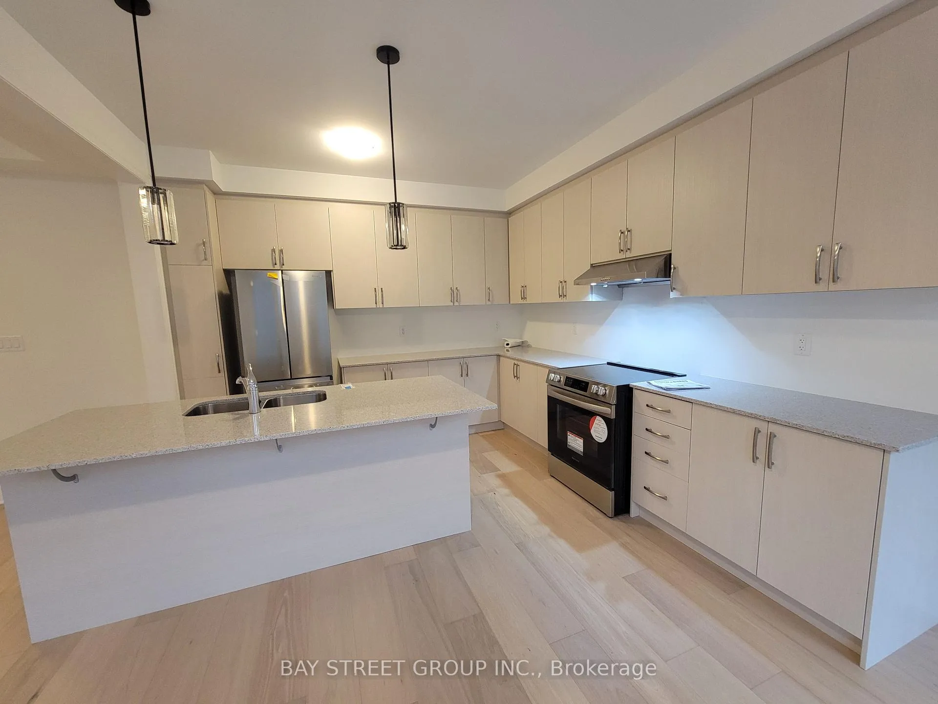 Photo 33 of Unit Upper, 1903 Narcissus Gardens, Pickering, Rural Pickering — HOMEH