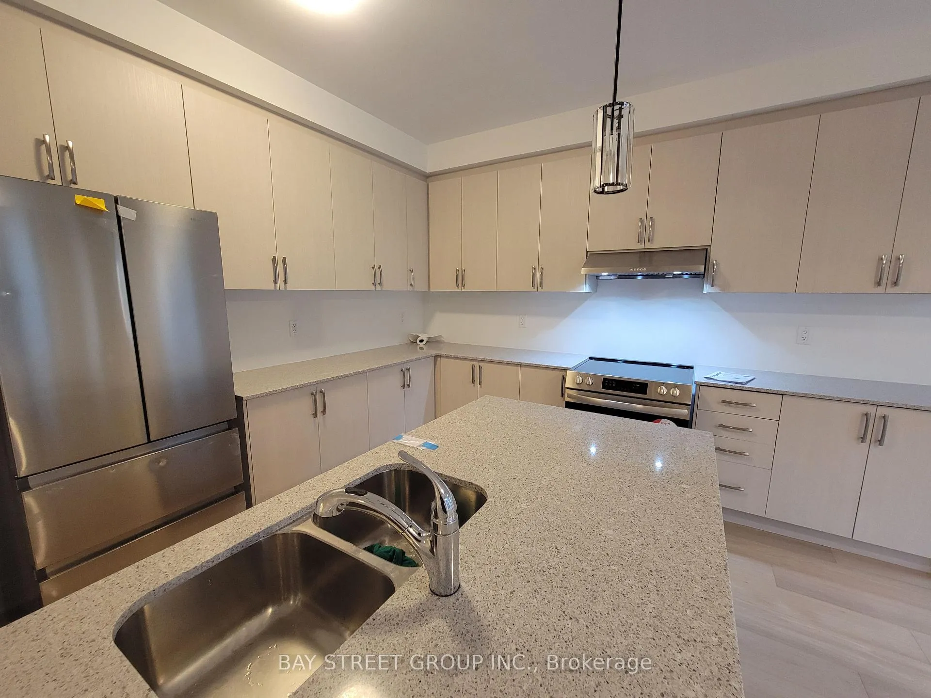Photo 36 of Unit Upper, 1903 Narcissus Gardens, Pickering, Rural Pickering — HOMEH