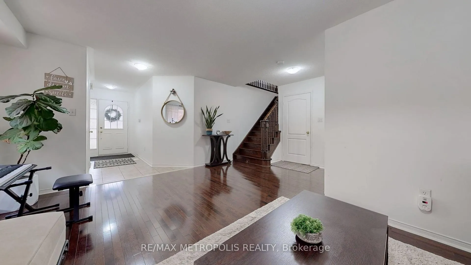 Photo 12 of Unit Upper, 1505 Pennel Drive, Oshawa, Taunton — HOMEH