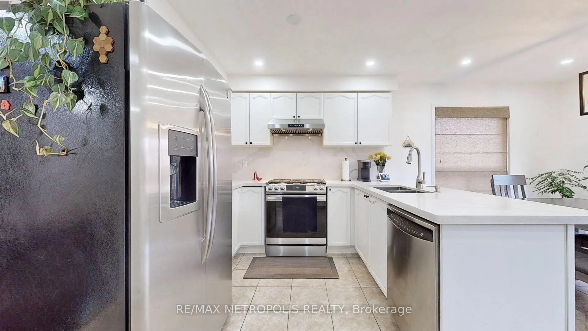 Photo 17 of Unit Upper, 1505 Pennel Drive, Oshawa, Taunton — HOMEH