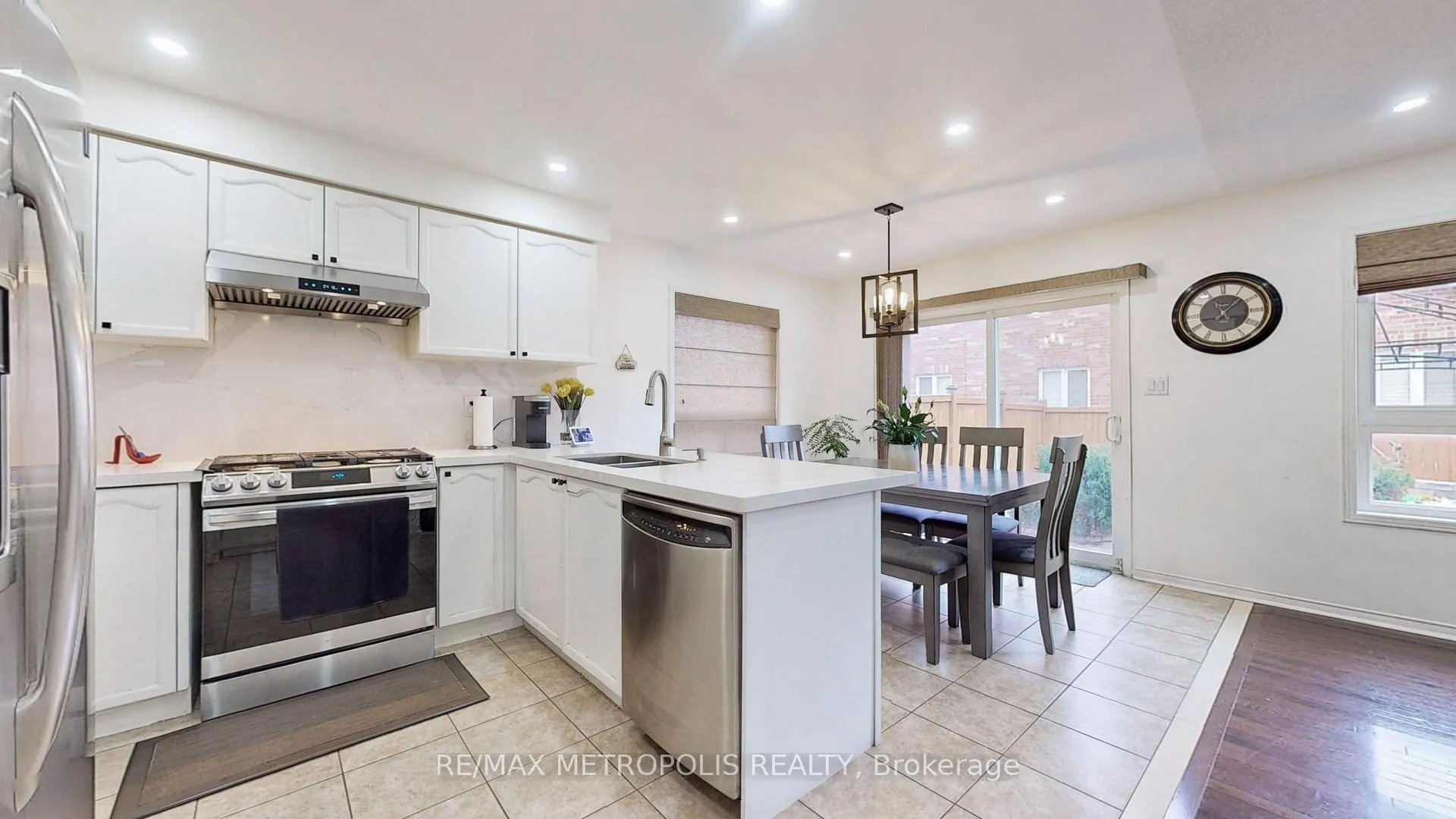 Photo 18 of Unit Upper, 1505 Pennel Drive, Oshawa, Taunton — HOMEH