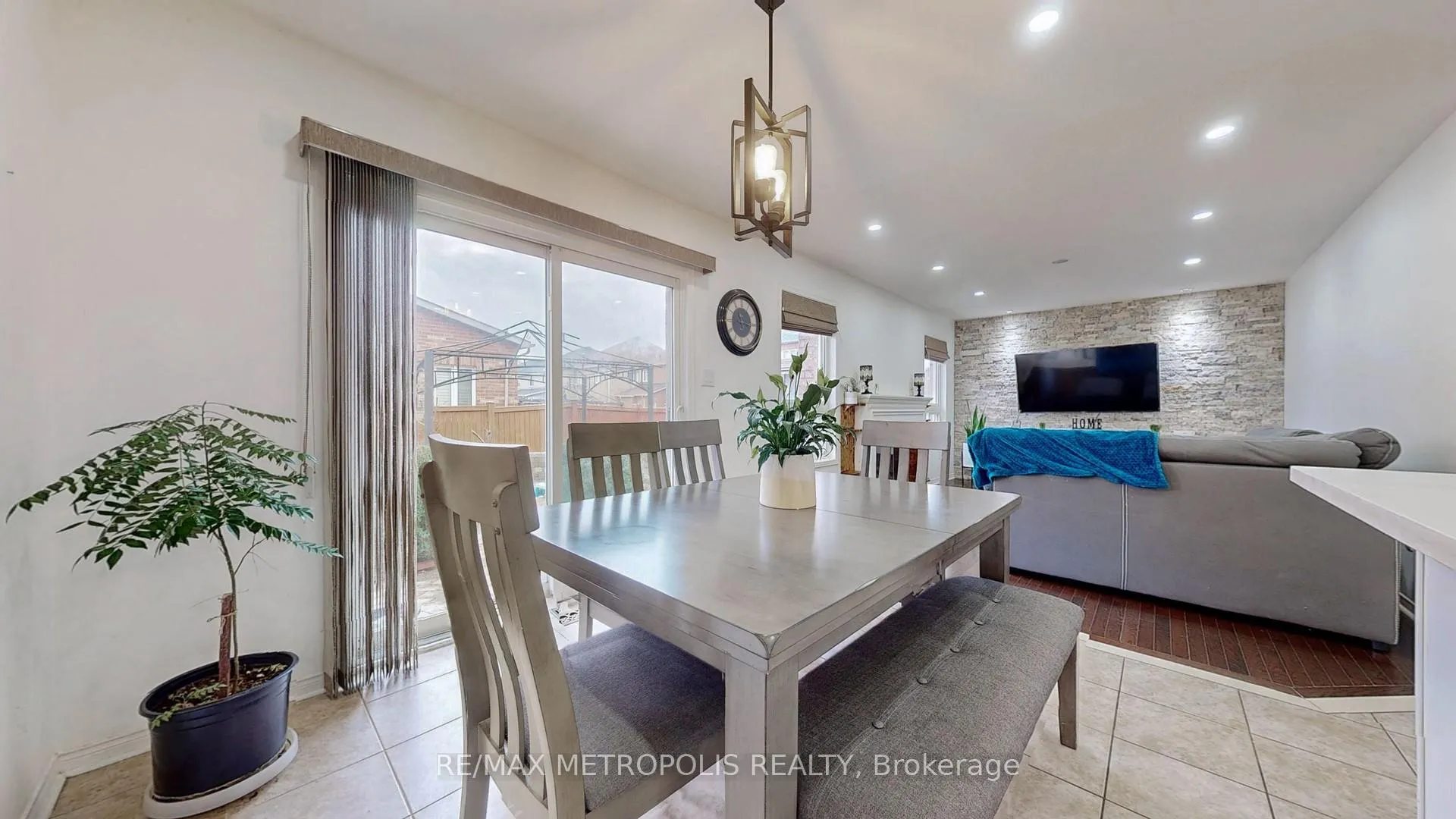 Photo 23 of Unit Upper, 1505 Pennel Drive, Oshawa, Taunton — HOMEH
