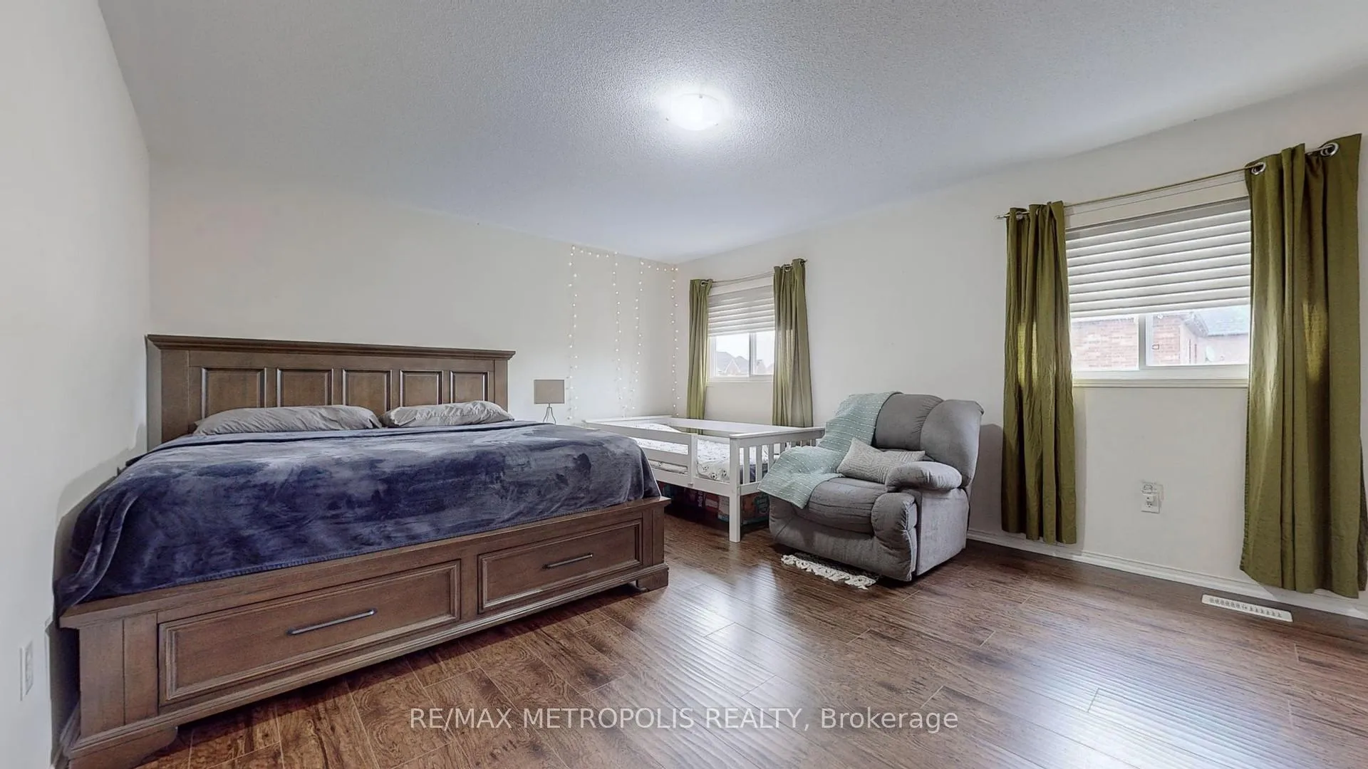 Photo 31 of Unit Upper, 1505 Pennel Drive, Oshawa, Taunton — HOMEH