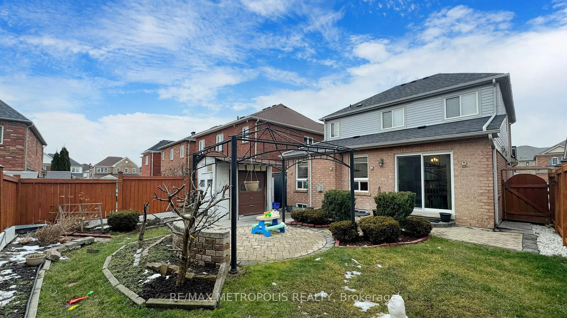 Photo 46 of Unit Upper, 1505 Pennel Drive, Oshawa, Taunton — HOMEH