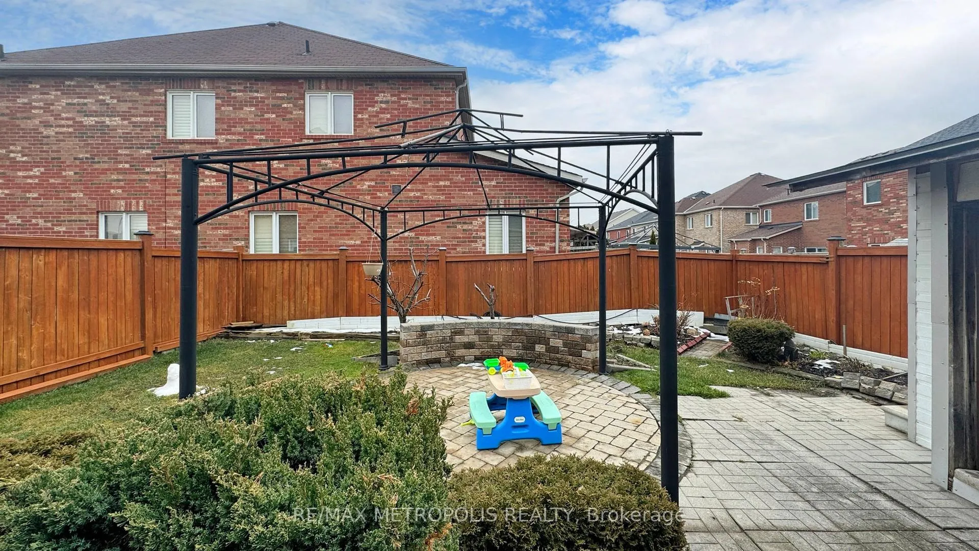 Photo 49 of Unit Upper, 1505 Pennel Drive, Oshawa, Taunton — HOMEH