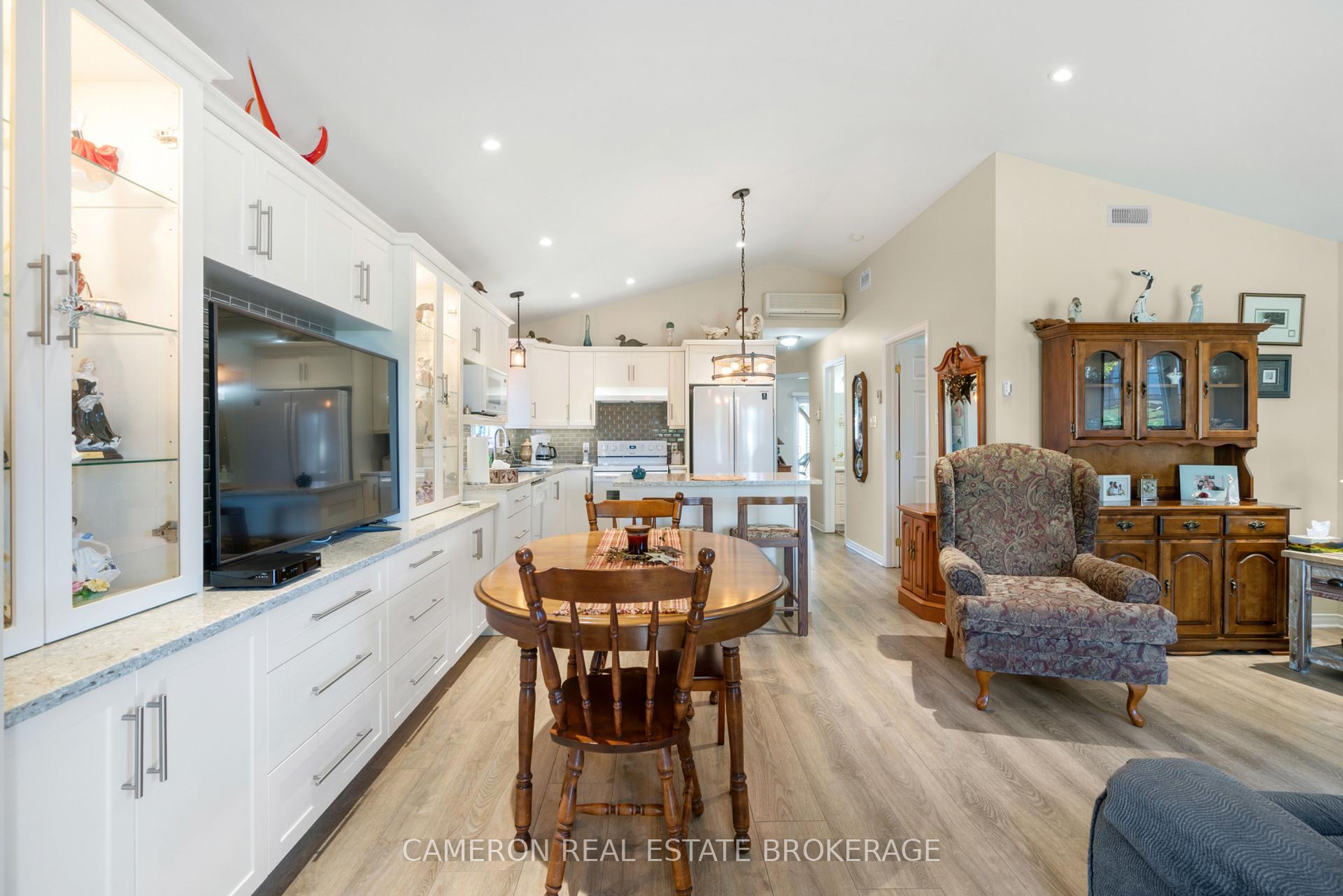 Photo 3 of 125 Dunbar Avenue, Cornwall — HOMEH