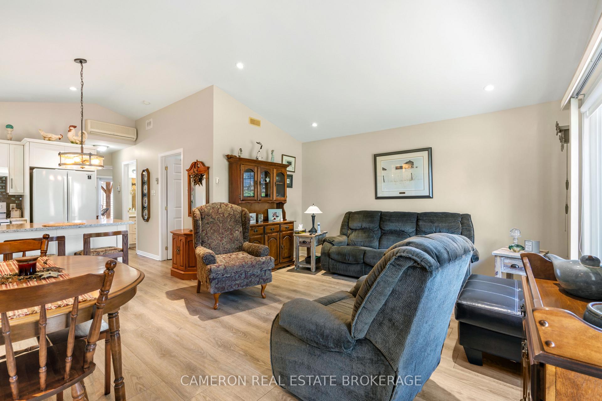 Photo 4 of 125 Dunbar Avenue, Cornwall — HOMEH