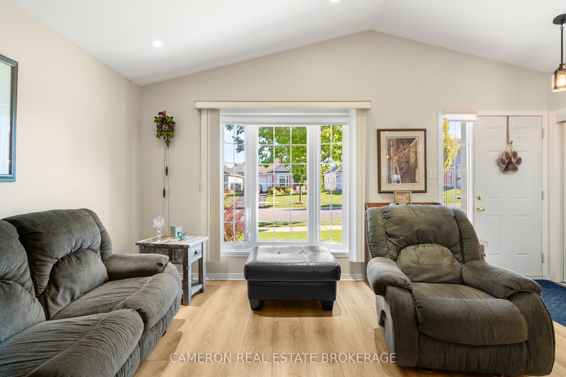 Photo 6 of 125 Dunbar Avenue, Cornwall — HOMEH