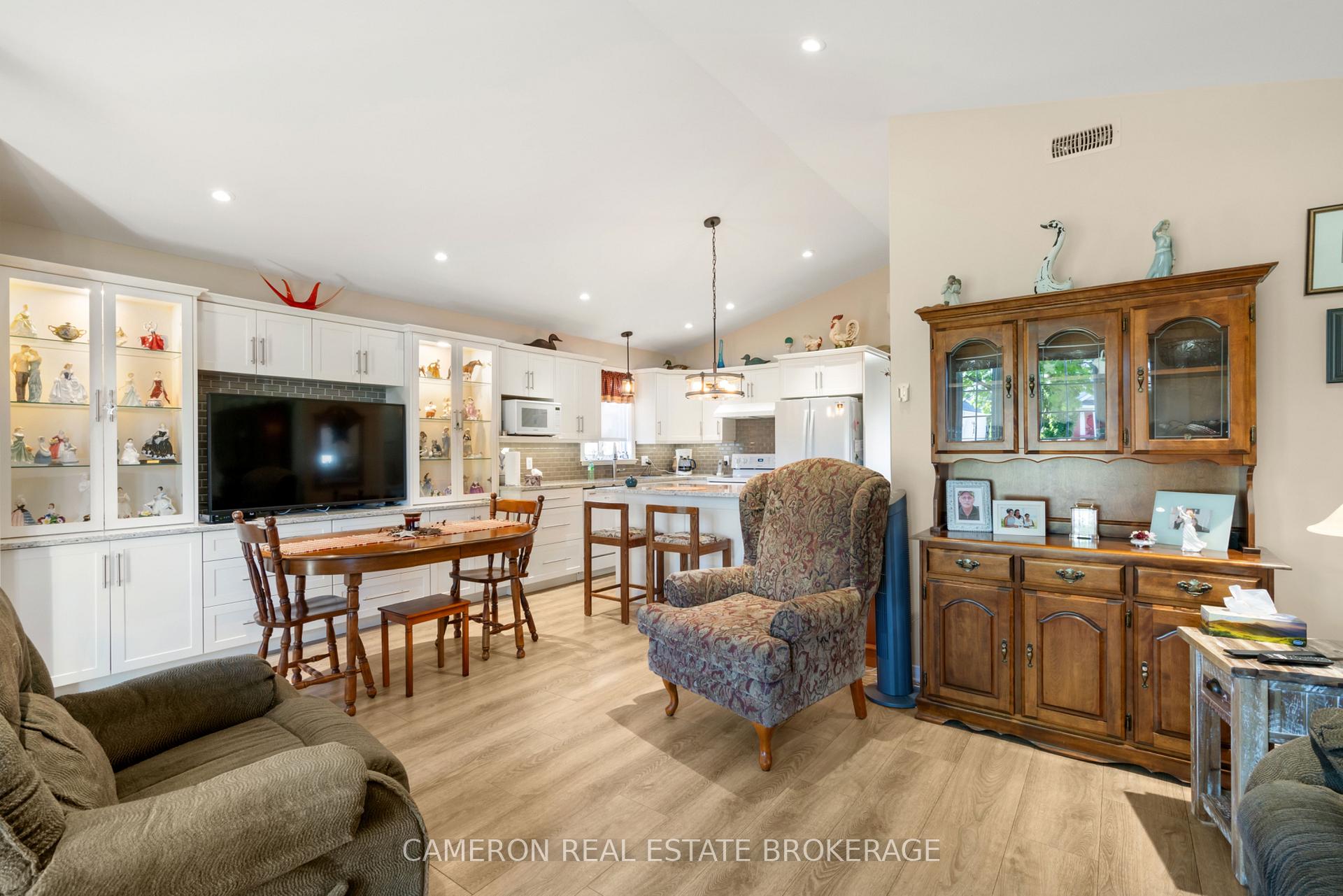 Photo 7 of 125 Dunbar Avenue, Cornwall — HOMEH