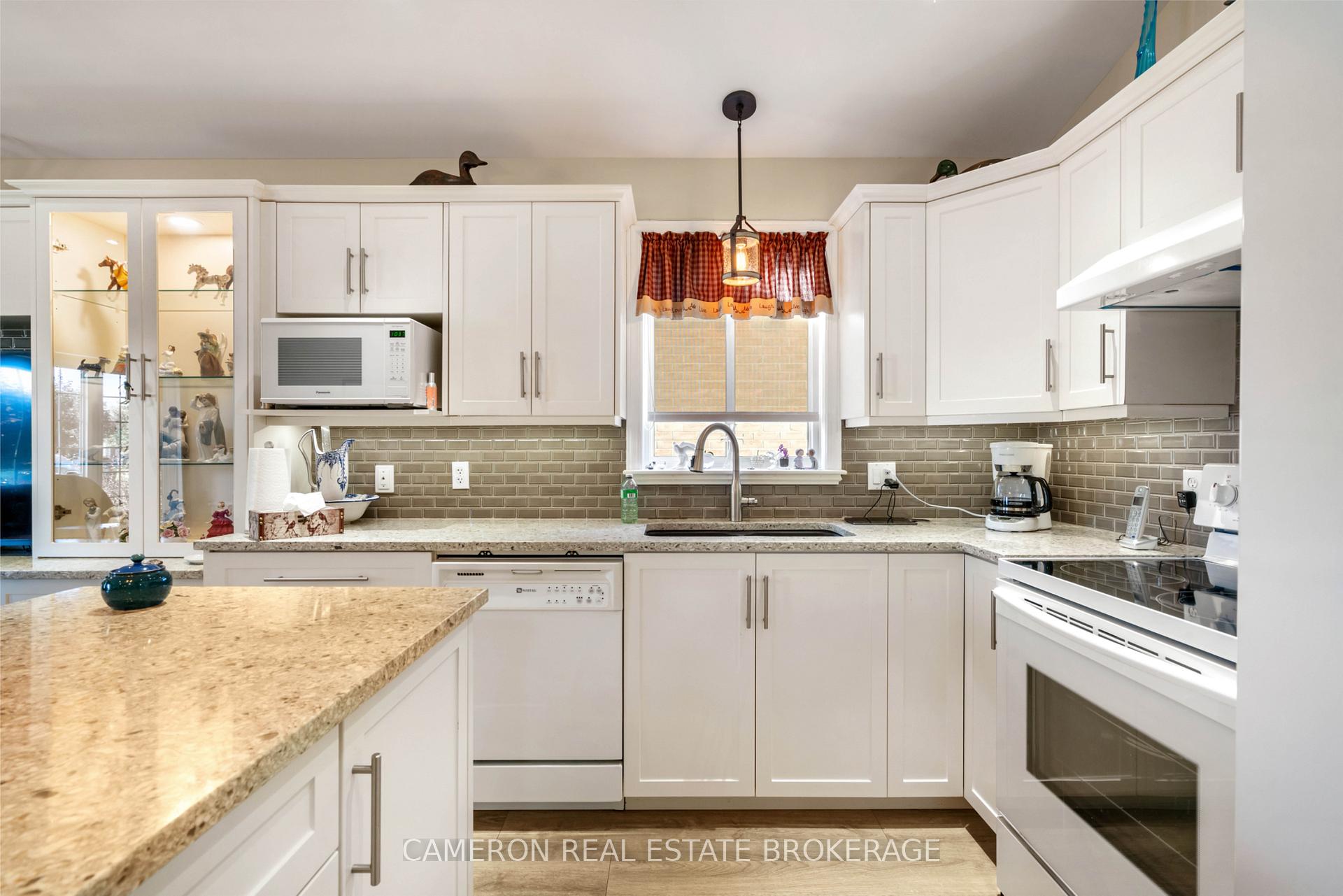 Photo 11 of 125 Dunbar Avenue, Cornwall — HOMEH