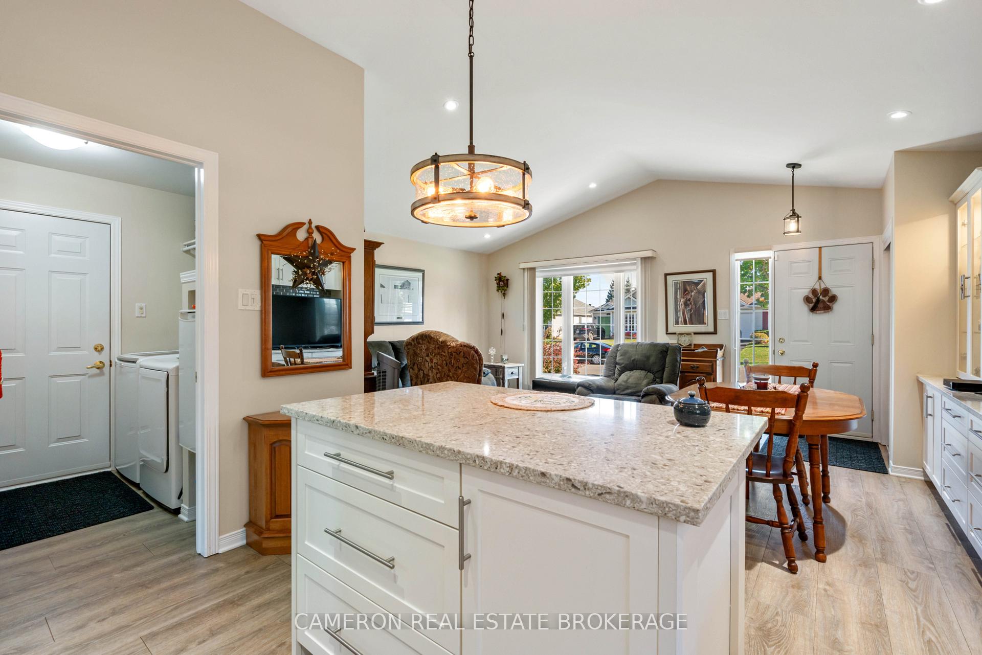 Photo 12 of 125 Dunbar Avenue, Cornwall — HOMEH