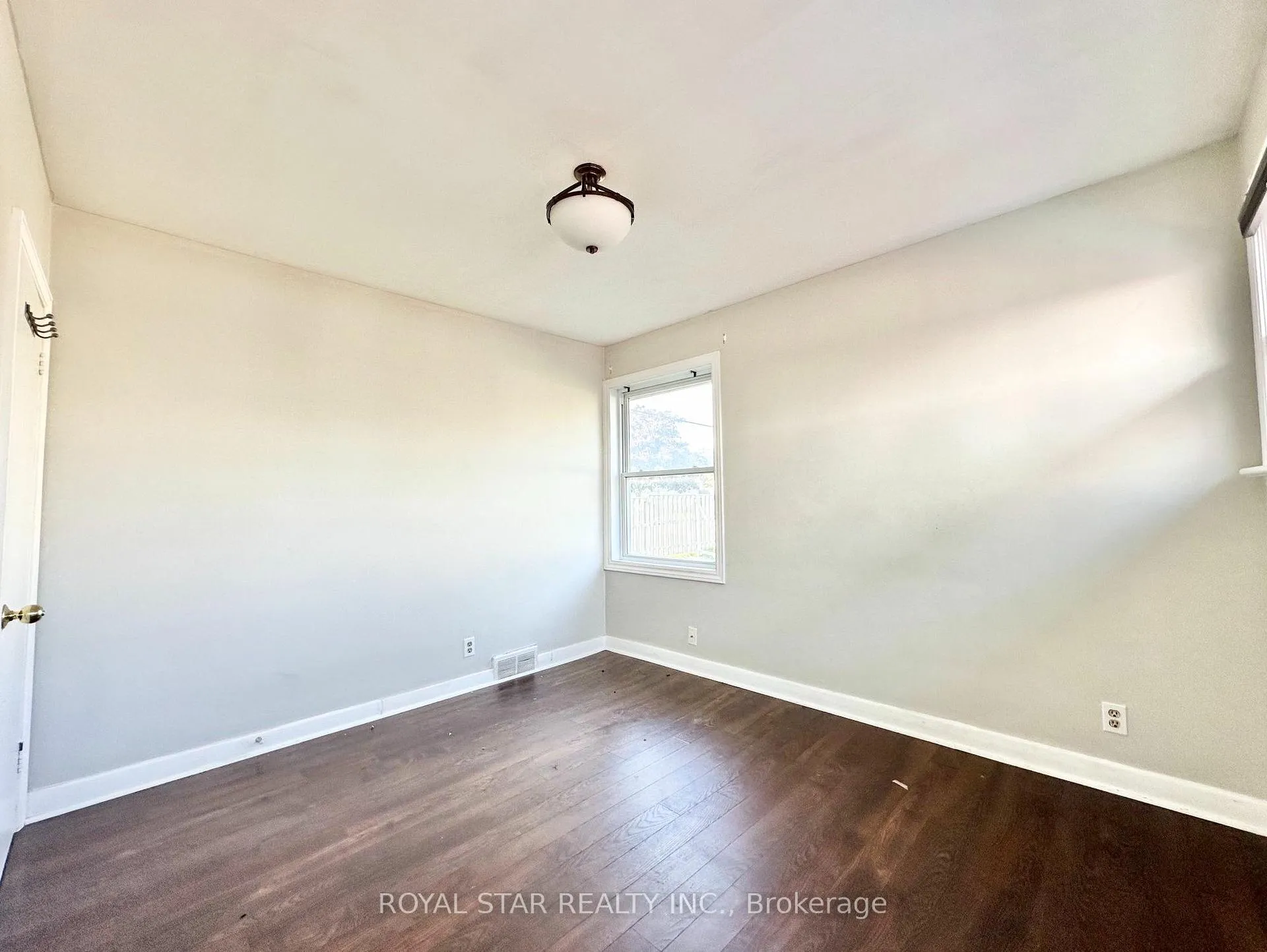 Photo 8 of Unit Main, 243 Wilson Road S, Oshawa, Donevan — HOMEH
