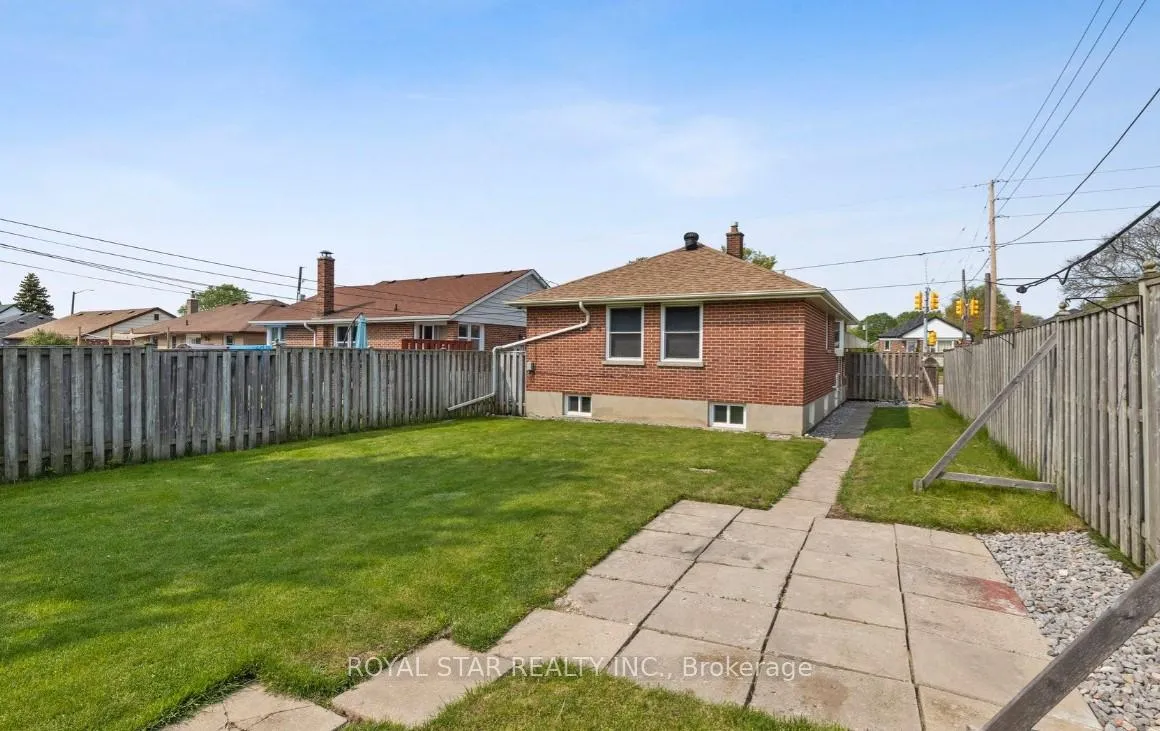 Photo 14 of Unit Main, 243 Wilson Road S, Oshawa, Donevan — HOMEH